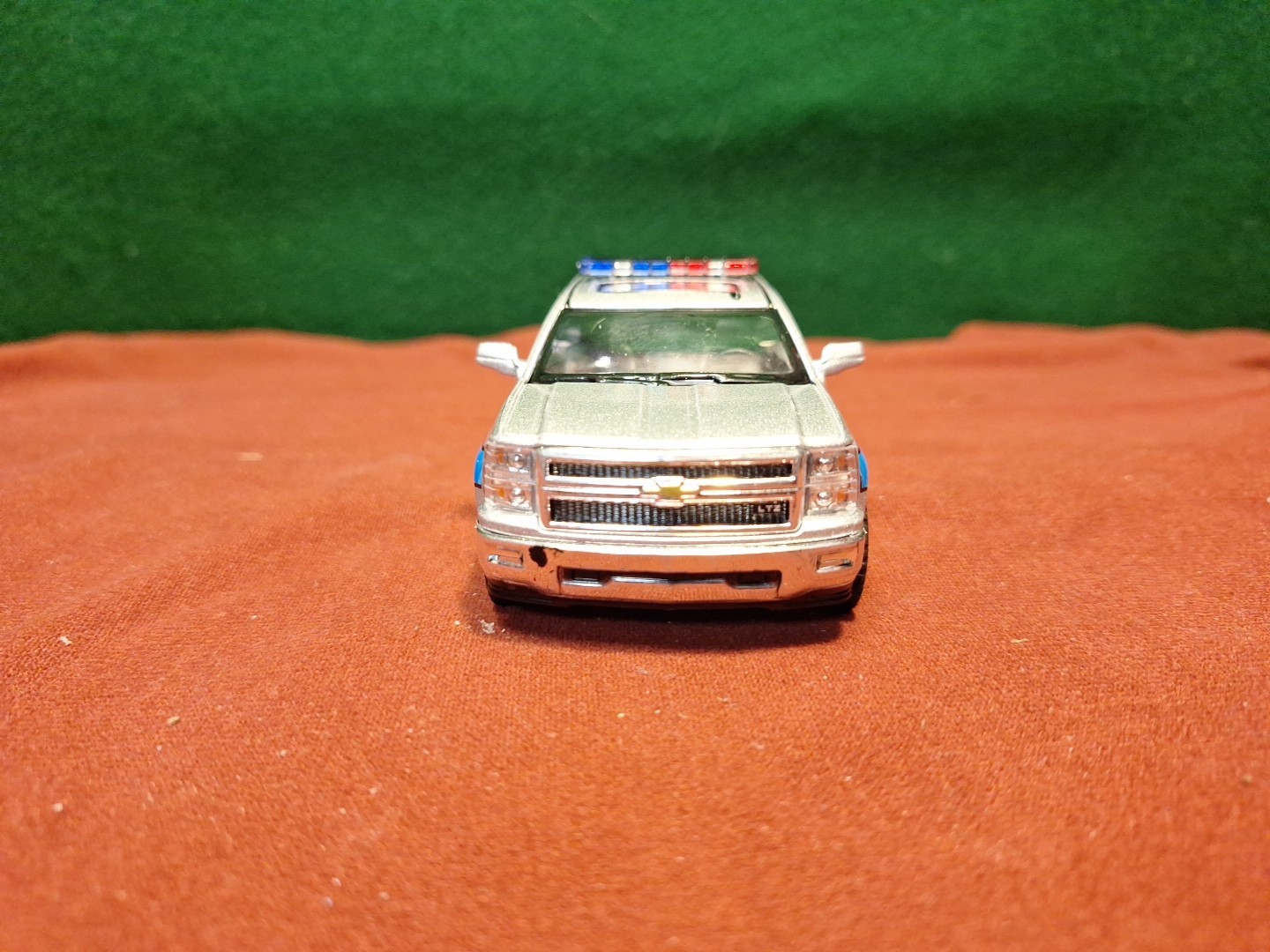 Kinsmart 1:46 2014 Police Chevy Silverado Sliver