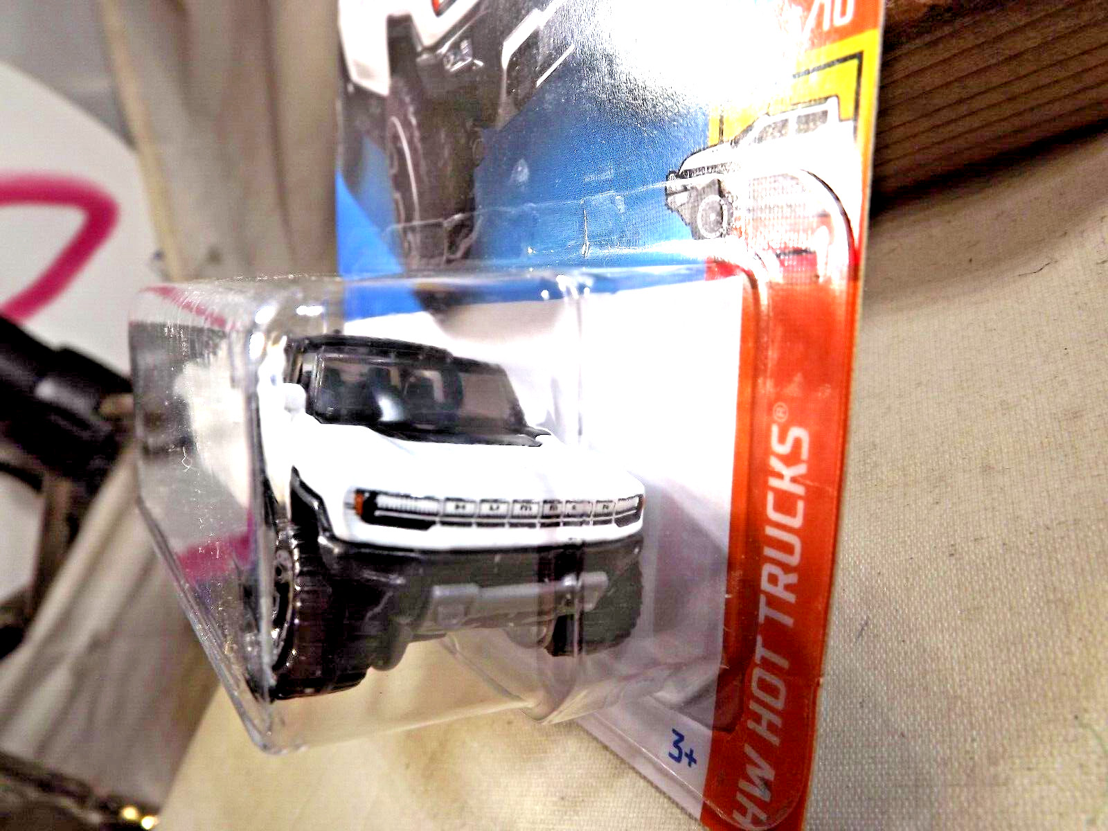 2023 Hot Wheels #116 HW Hot Trucks 3/10 GMC HUMMER EV White Gray Beadloc Sp Rims