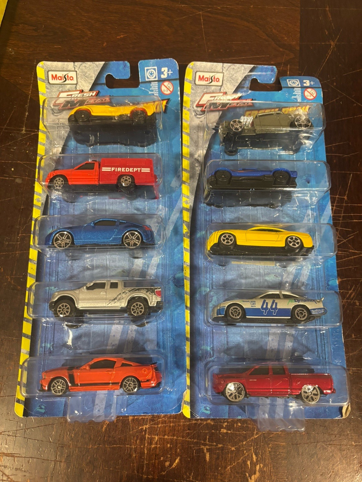Lot of 7 Hot Wheels 5 Car Gift Packs NEW Plus 2 Maisto 5 Cars- One 8 Cars Pack