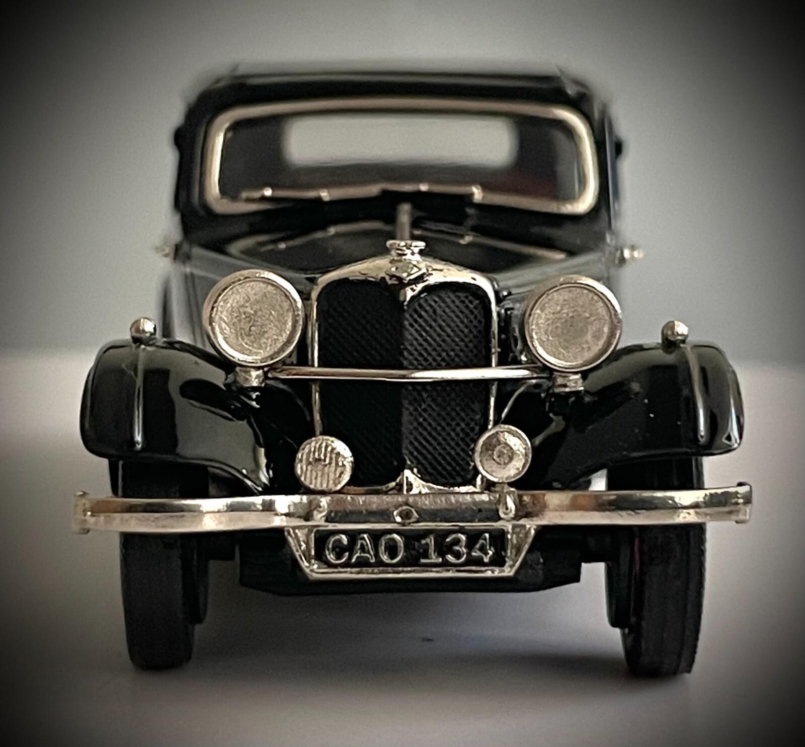 Lansdowne LDM 74a – 1937 Riley 12/4 Continental Touring Sedan (Black)