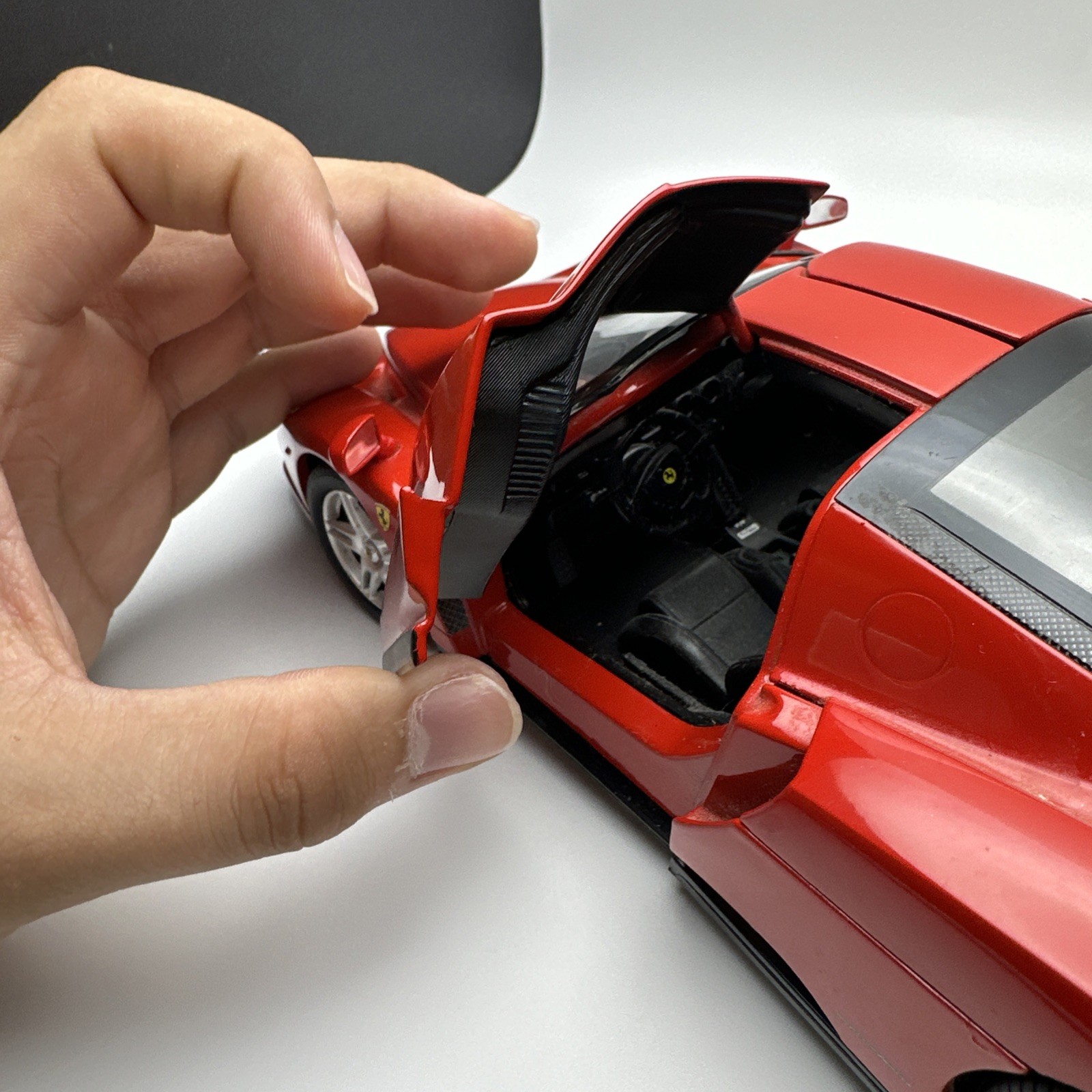 Enzo Ferrari – 1/18 1:18 – Hot Wheels Mattel 2002 – Red Diecast – Used No Box