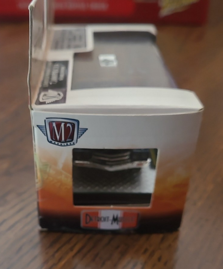 M2 Machines Detroit Muscle 1970 Chevrolet Chevelle SS 454 Blue/White New in Box