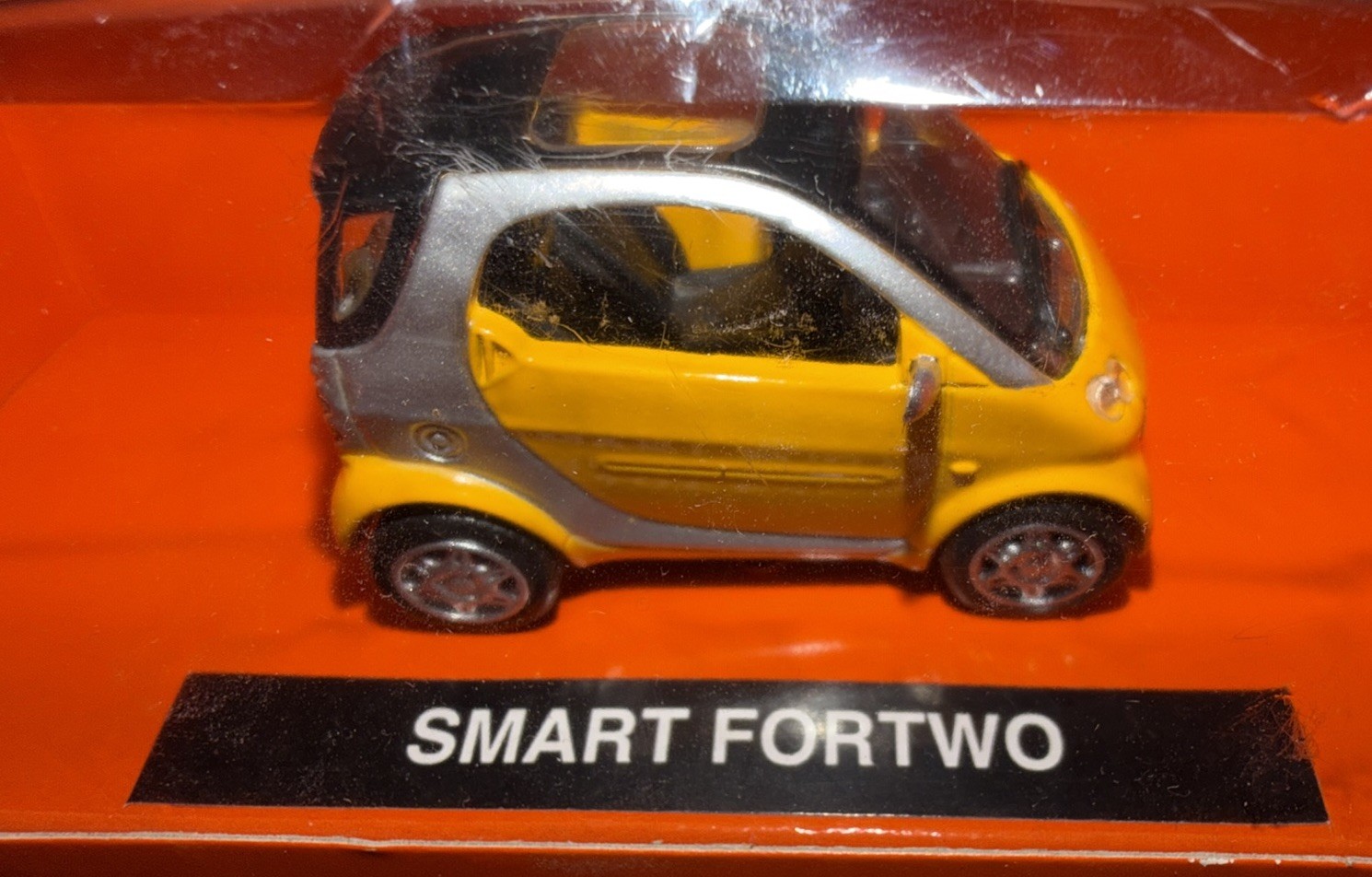 SMART FORTWO FOR TWO Scale 1/43 Metal Car Yellow NEW-RAY Toy Brand New