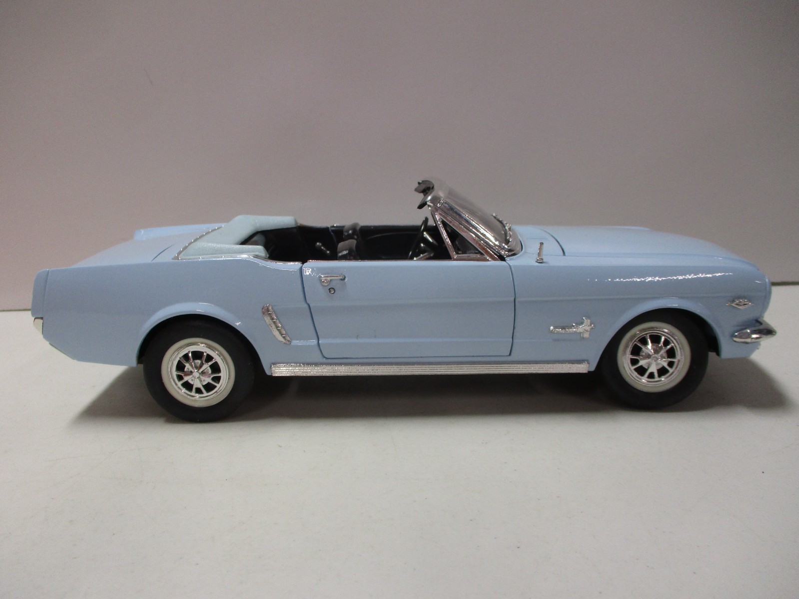 Mira Golden Line 1964 1/2 Ford Mustang 1/18