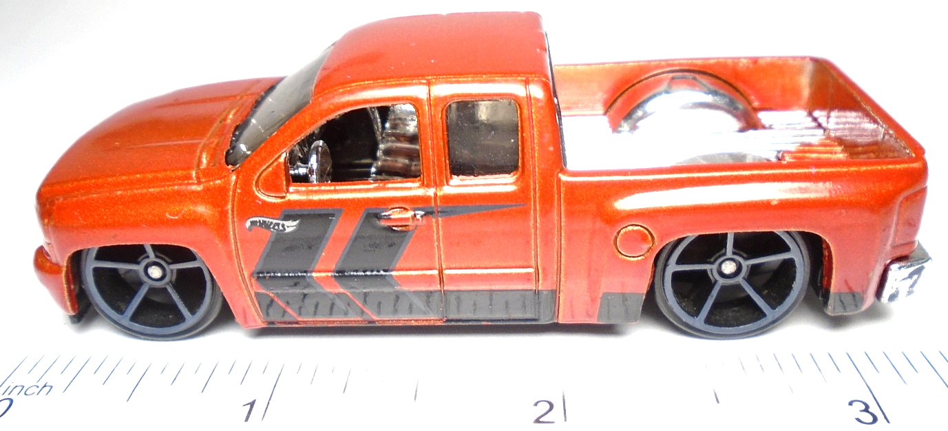 2018 HOT WHEELS HW 100 YEARS CHEVY SILVERADO ORANGE DIECAST 3 3/8″ PICKUP TRUCK