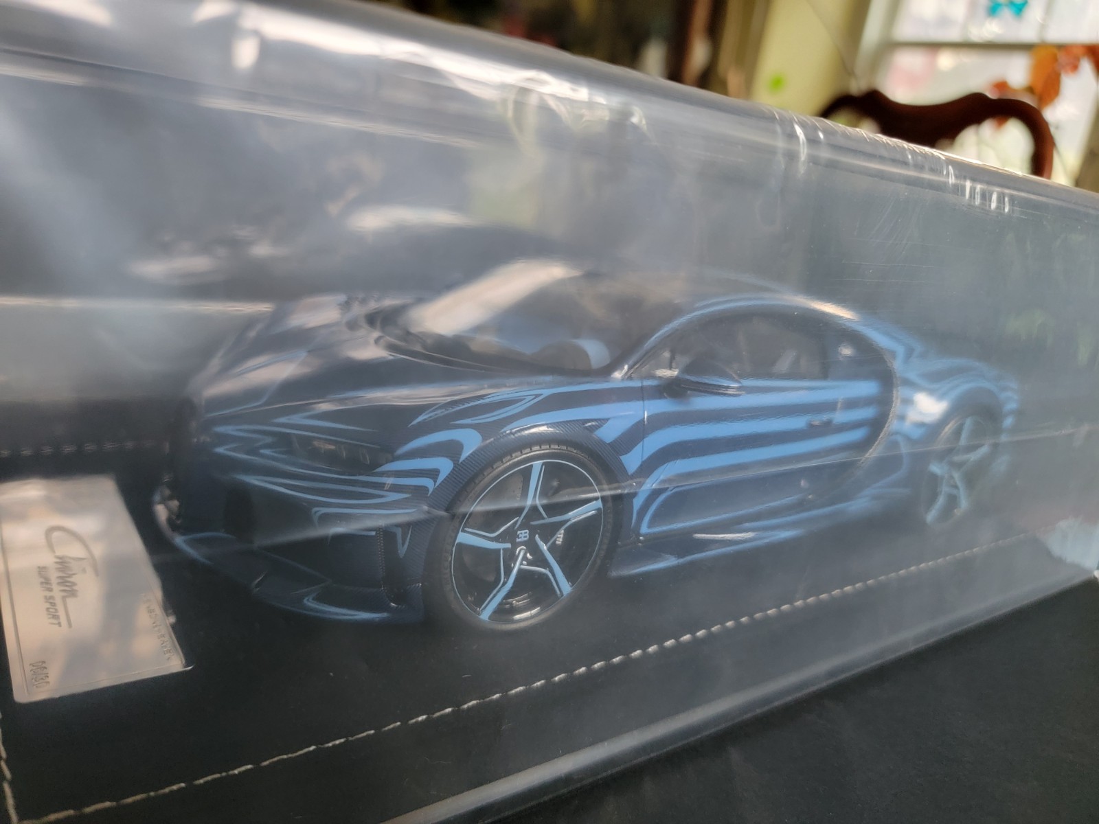 1/18 HH Bugatti Chiron Super Sport (Coup de Foudre) – New In Box