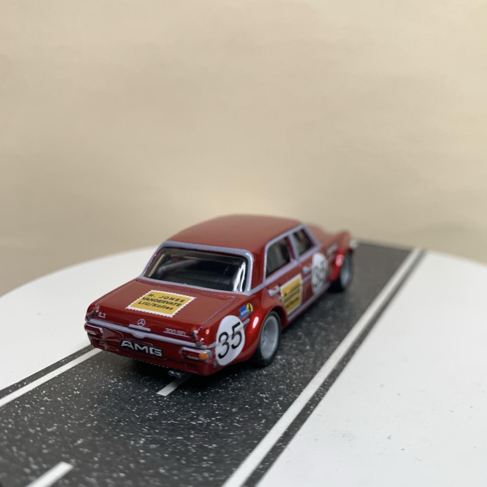 Hot Wheels Premium Deutschland Design Mercedes-Benz 300 SEL 6.8 Red w/RR 1:64 NM