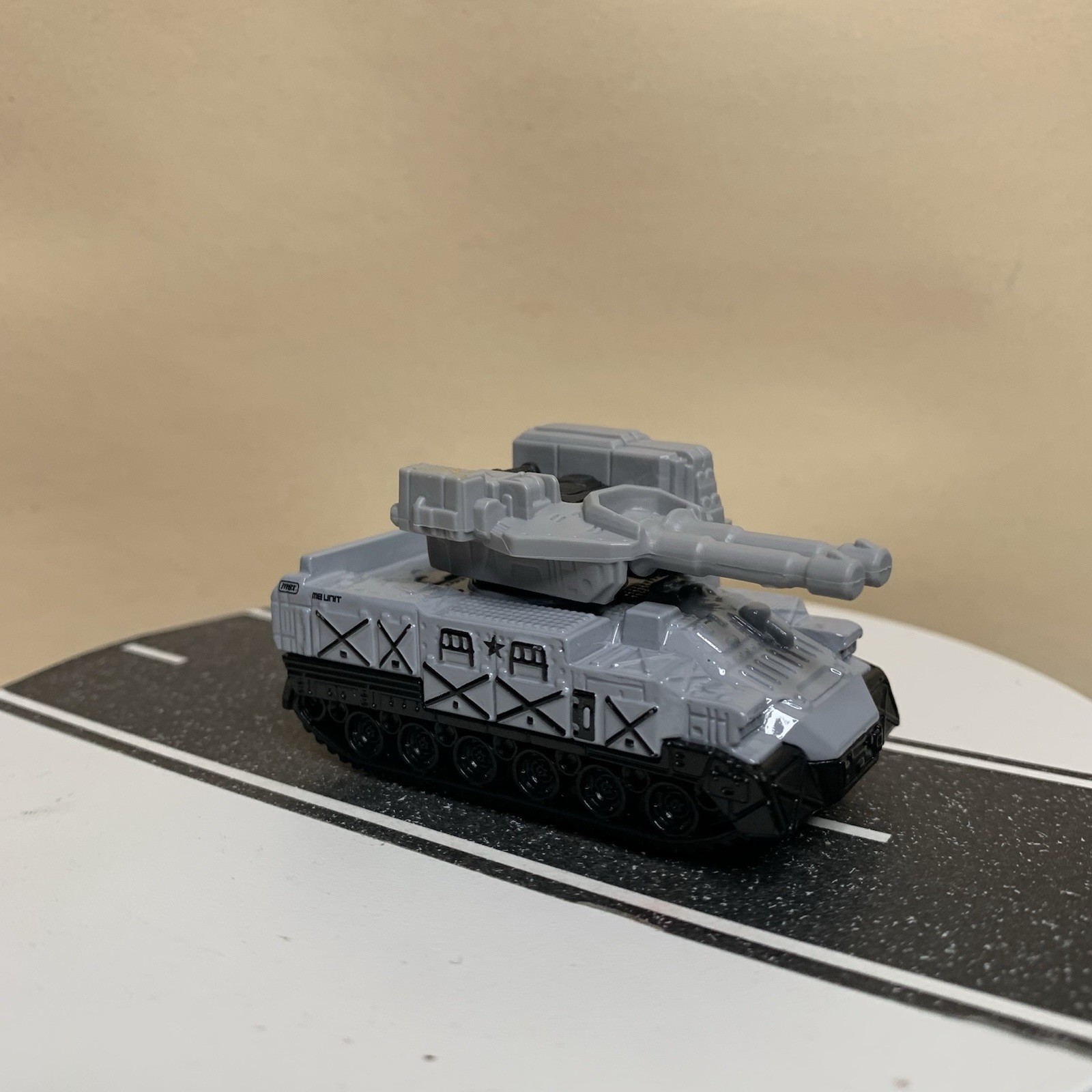 2017 Matchbox #71 Blockade Buster Mini Tank Light Gray MB Unit 3331 NM
