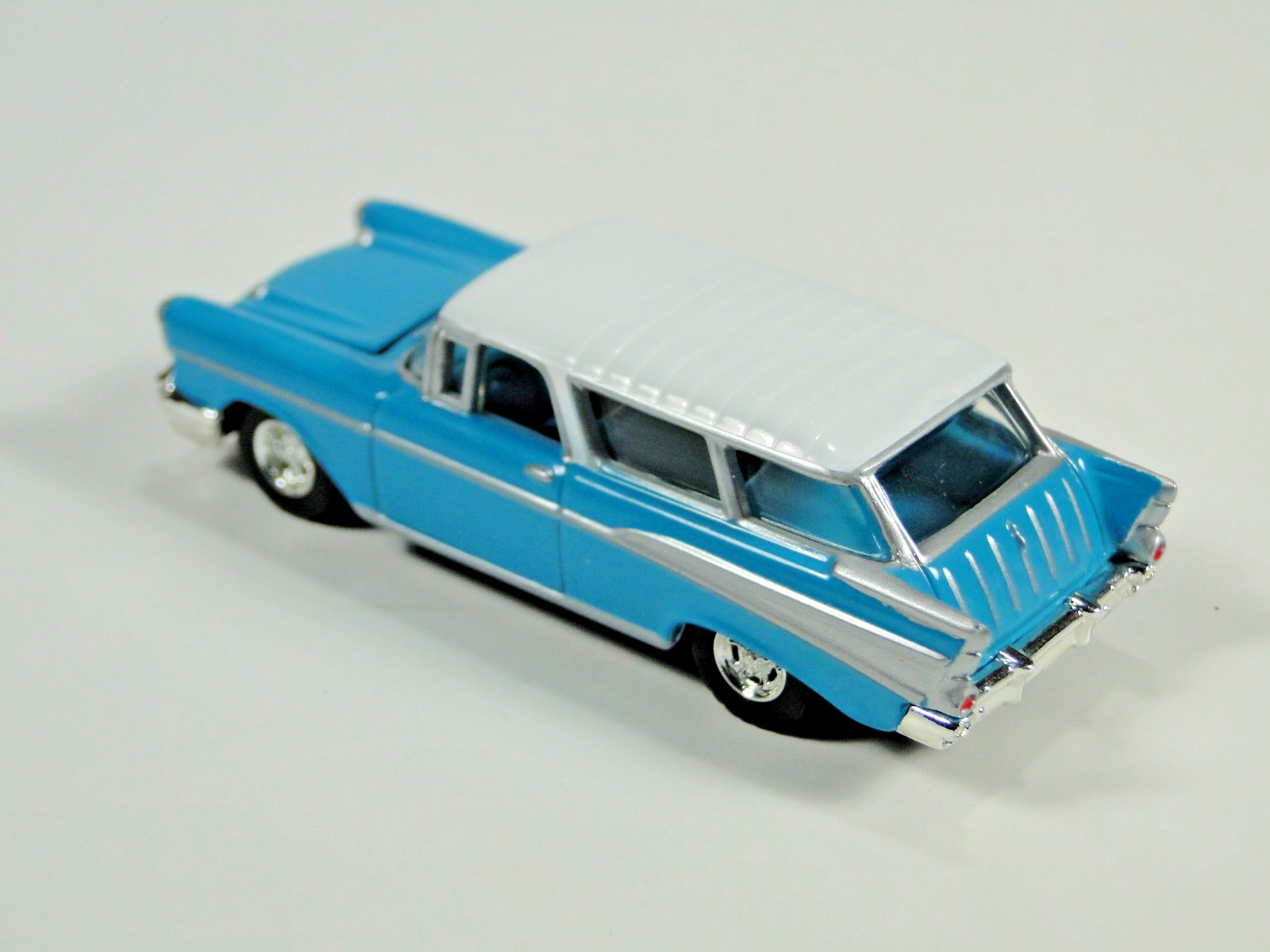 Hot Wheels 100% Cool Collectibles, ’57 Chevy Nomad, Cool ‘N Custom, NEW – No Box