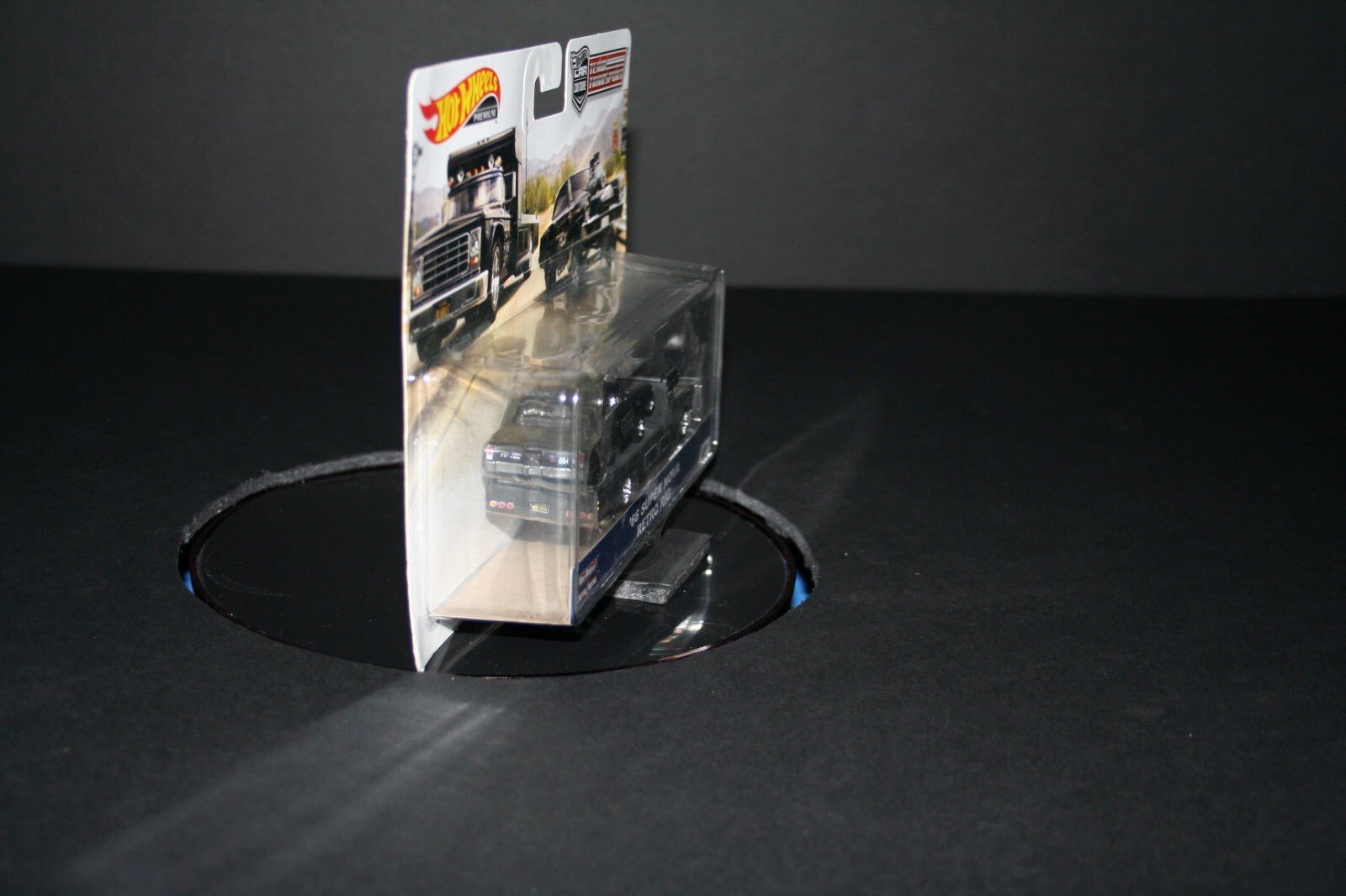 Hot Wheels 2019 Team Transport ’66 Super Nova w/ Retro Rig 1/64 Diecast Model