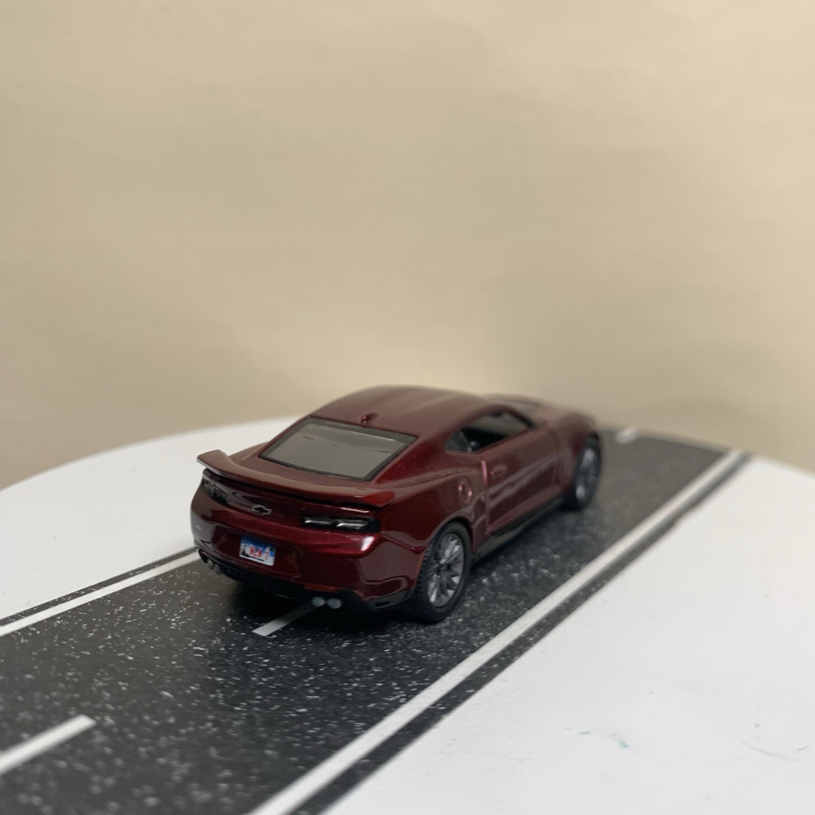Auto World Modern Muscle 16-24 2022 Chevy Camaro ZL1 Dark Red Metallic 1:64 NM