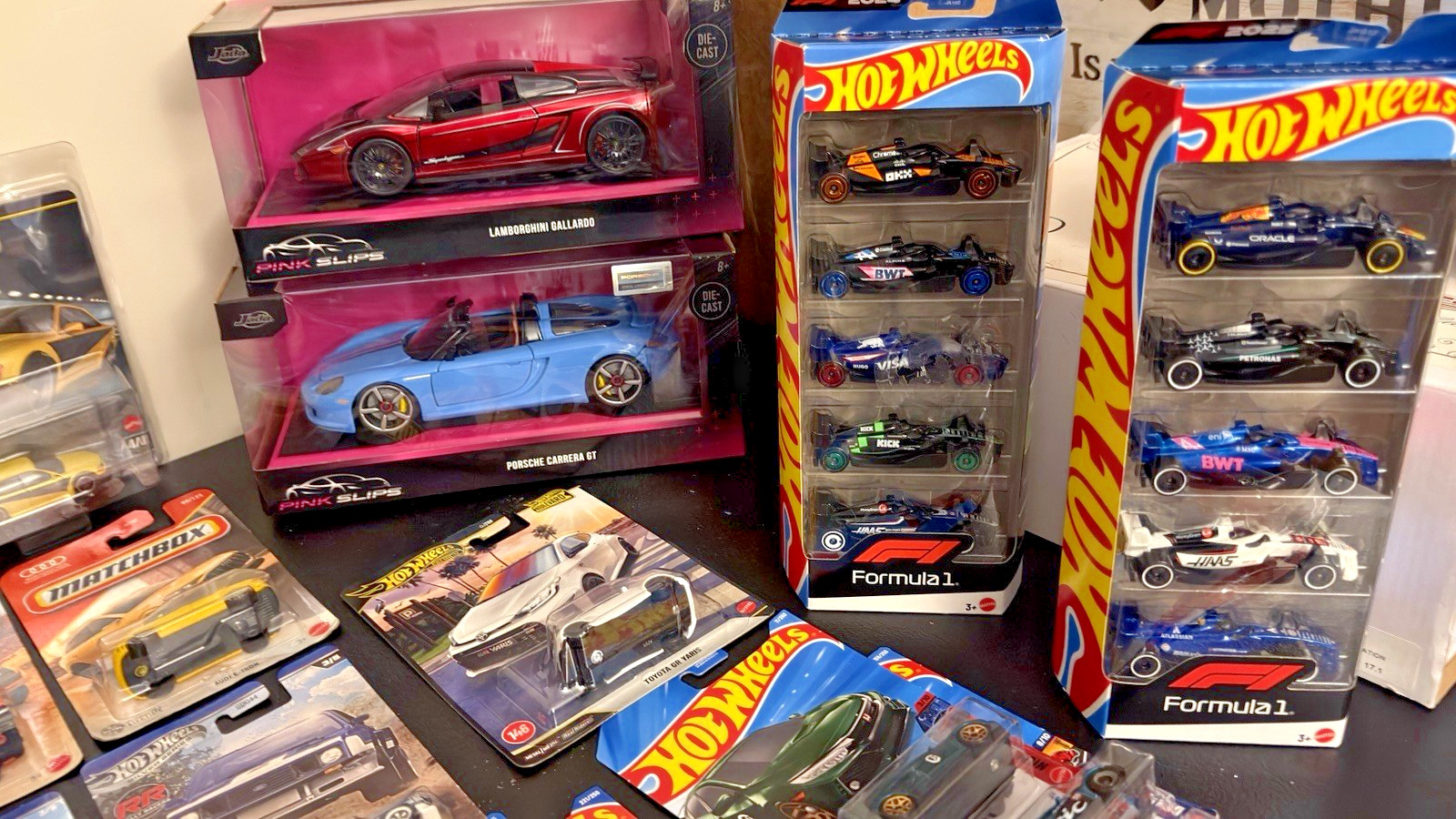 Hot Wheels Car Culture Formula 1 Matchbox 1:64 Die-cast Vehicle Chase Car Lot