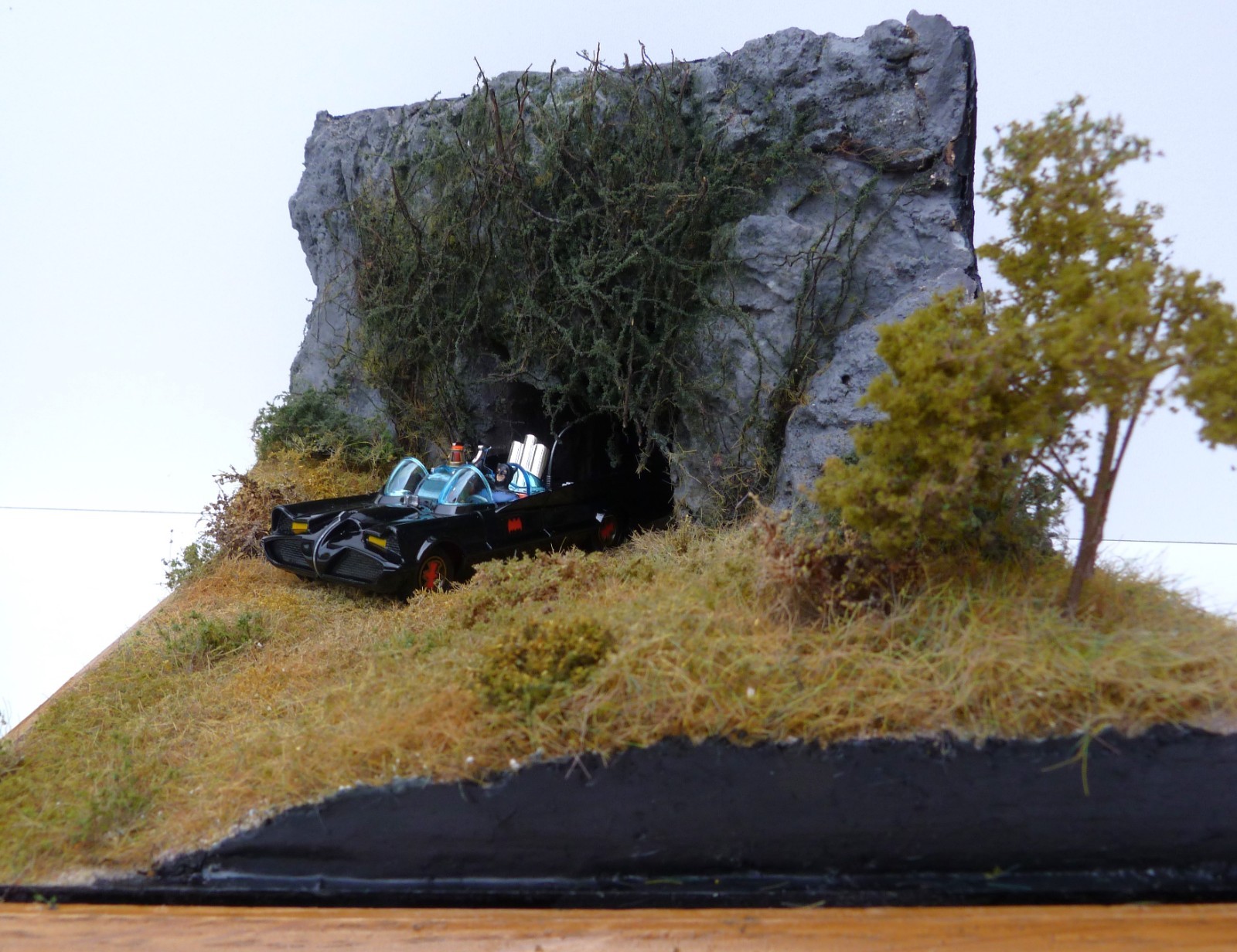 Batman Batcave Exit 1:43 diorama with Corgi Batmobile