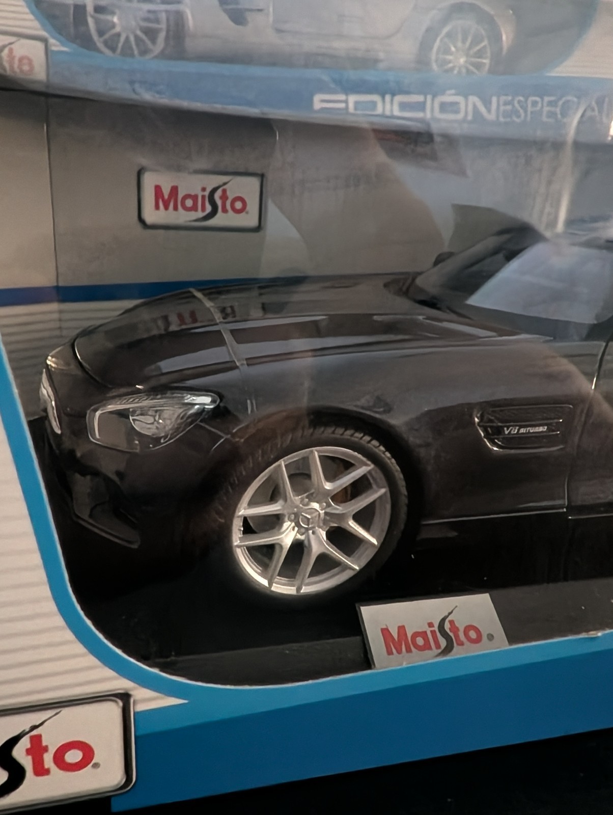 Maisto 1:18 2015 Mercedes-Benz Mercedes-AMG GT Black Diecast Special Edition