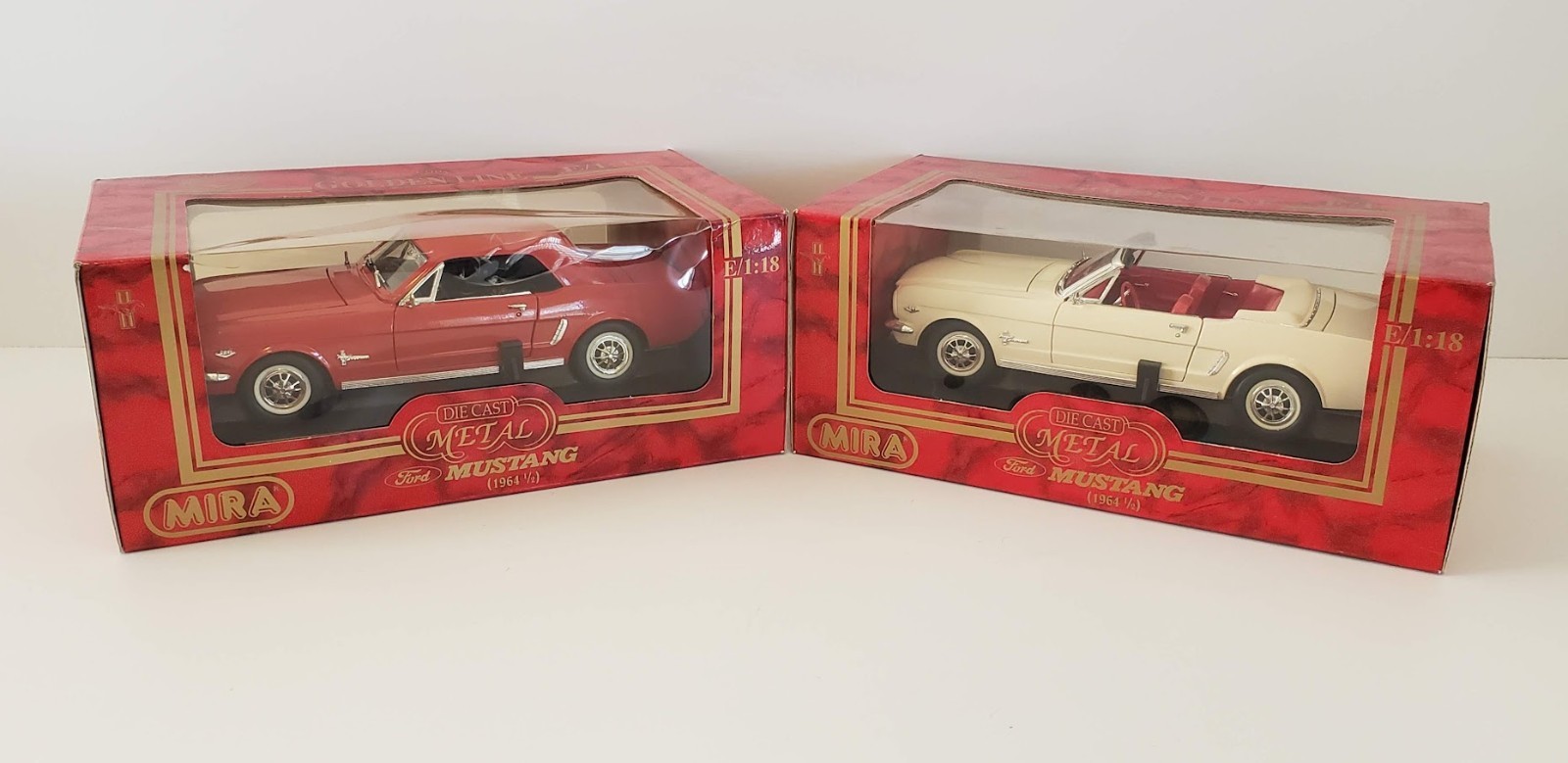 MIRA Golden Line 1:18 Die Cast 1964 ½ Ford Mustang Red Coupe White Convertible 2