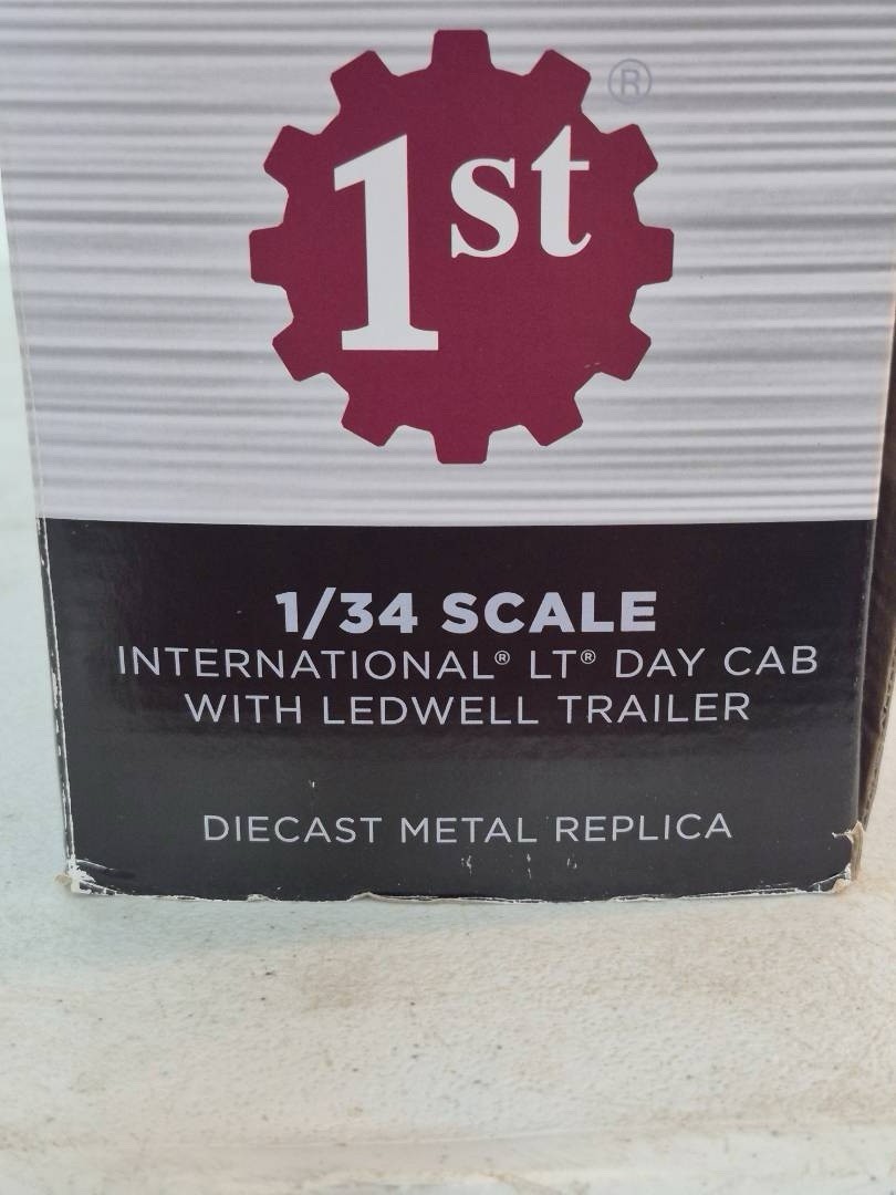 First Gear 4156 International LT w/Ledwell Hydratail Trailer 1/34 Die-cast MIB