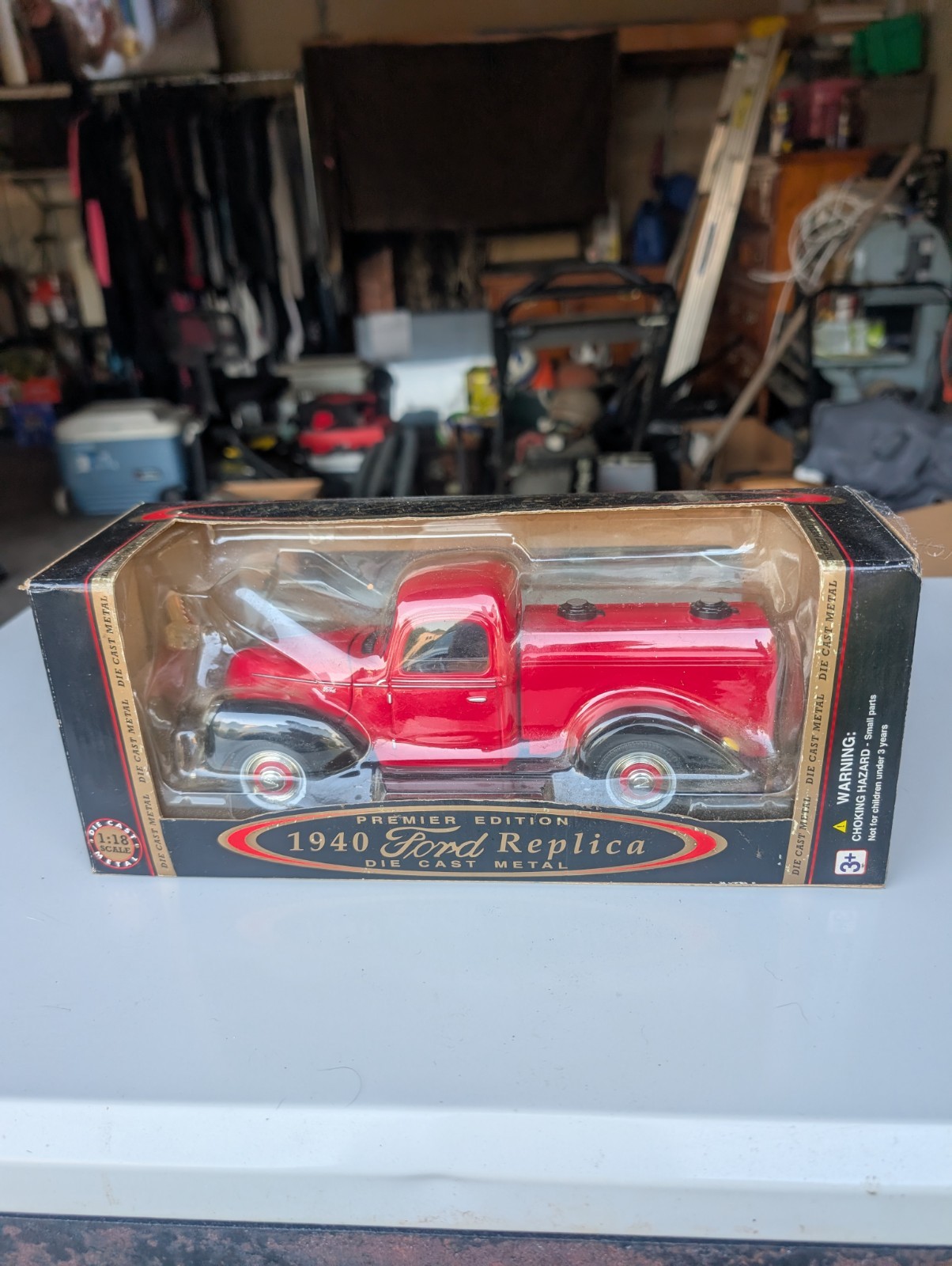 Golden Premier Edition 1:18 1940 Ford Replica Pickup Truck Diecast Red/Black