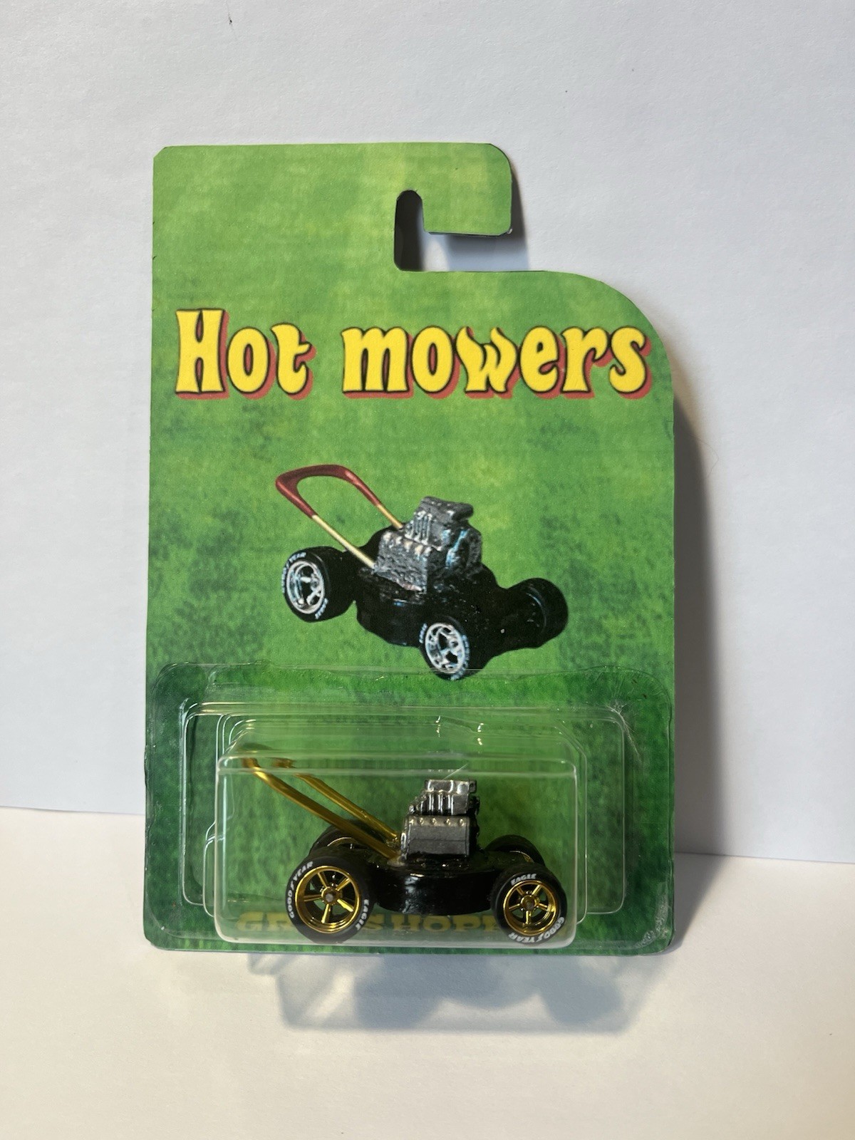 Hot Mower Grass Hopper 1/64 Scal Push Mower