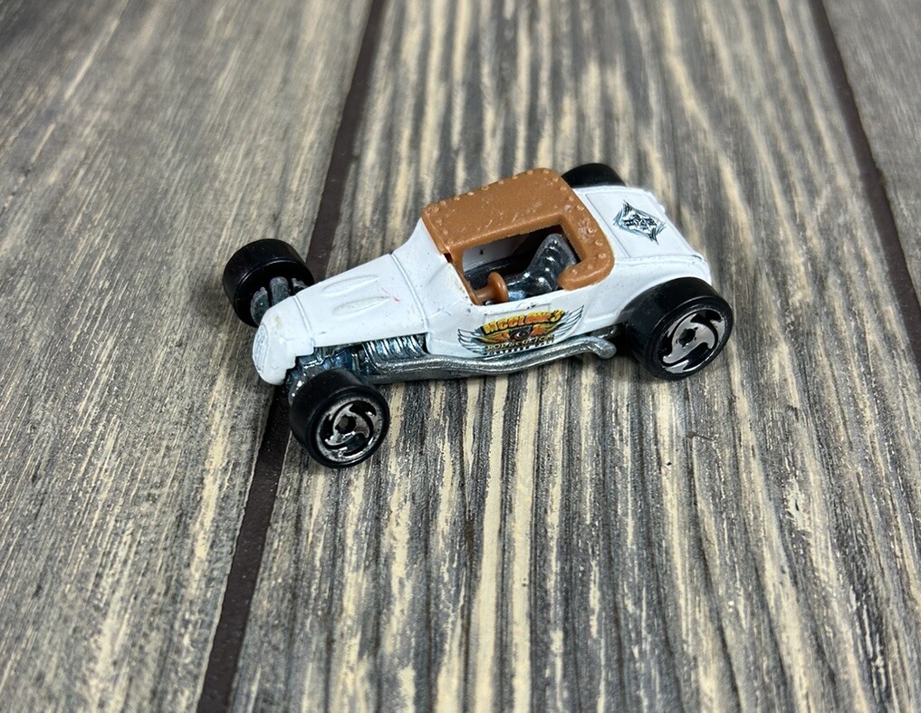 Vintage 1998 Hot Wheels Track T Rod And Custom Toy Car Vehicle