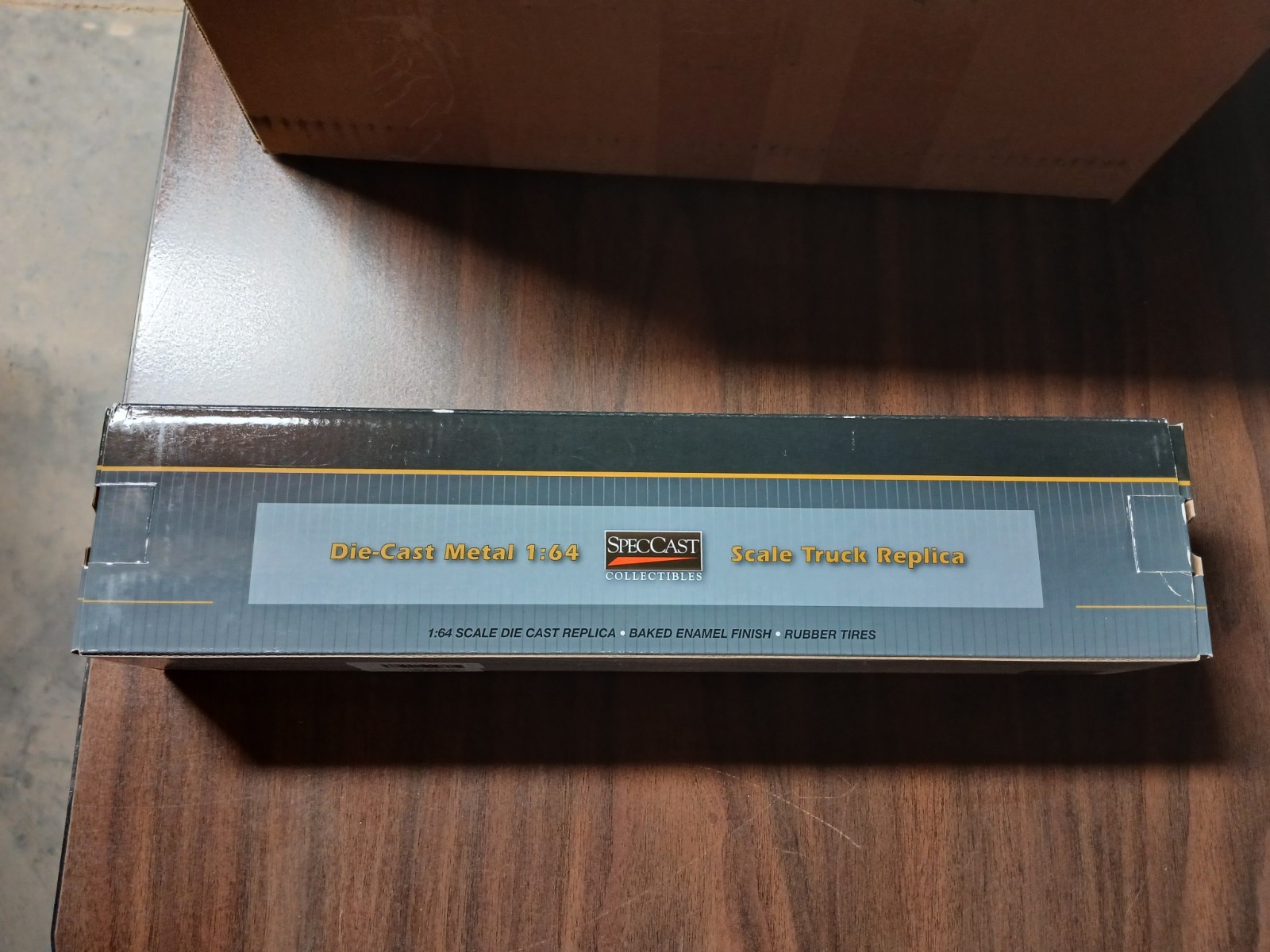 1/64 Diamond Vogel Paint Volvo 770 Semi SpecCast