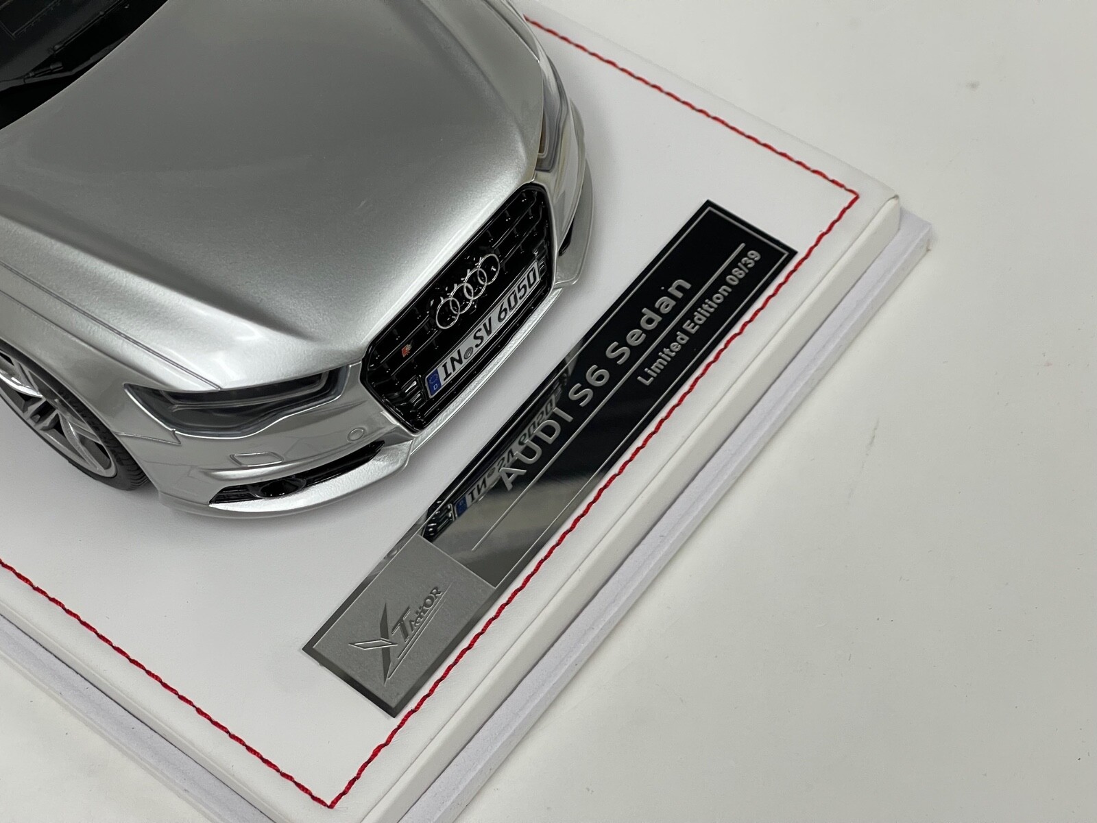 1/18 Ivy Models Audi S6 in Florett Silver Metallic Leather Base limited 39 pcs