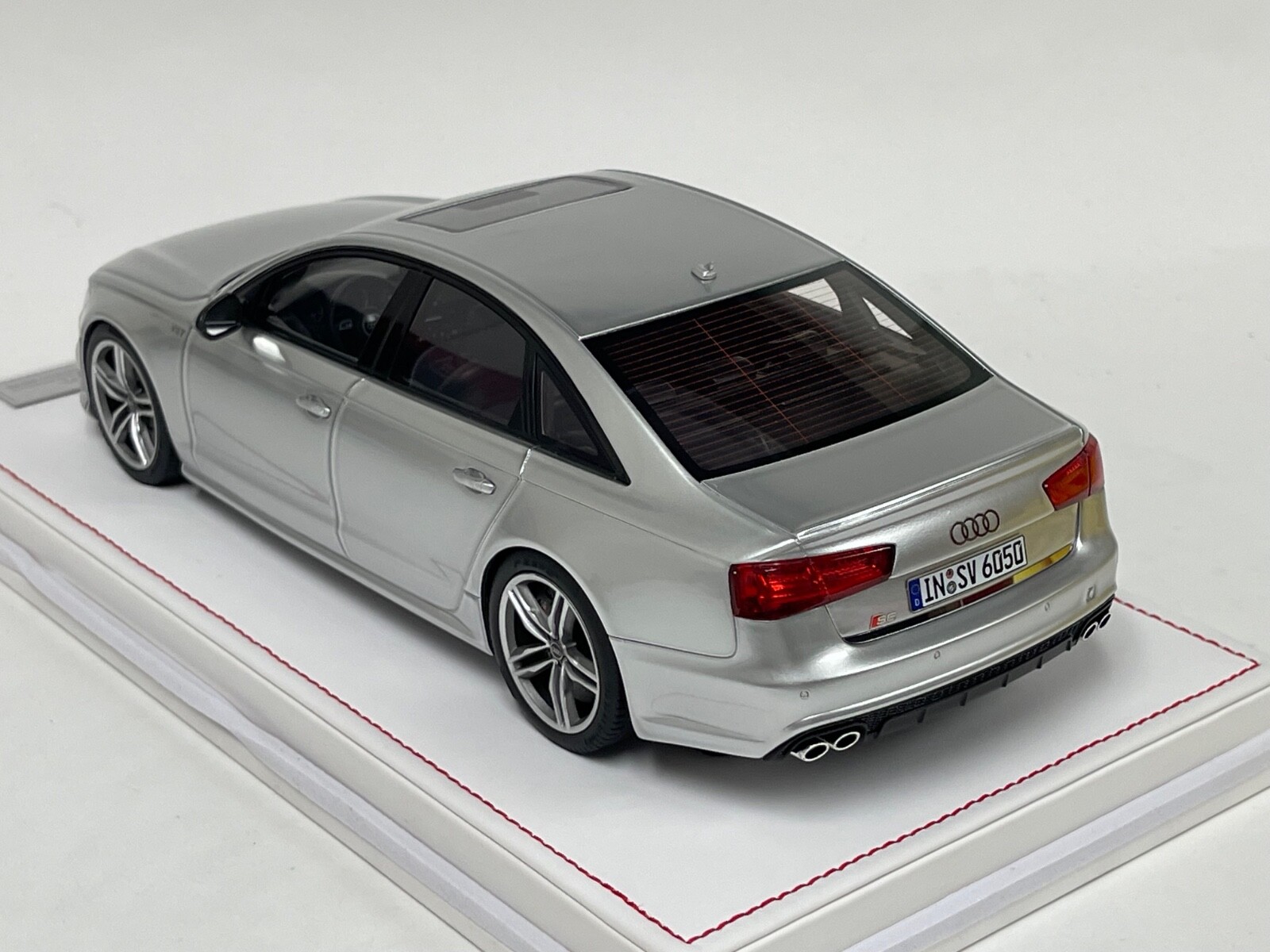 1/18 Ivy Models Audi S6 in Florett Silver Metallic Leather Base limited 39 pcs