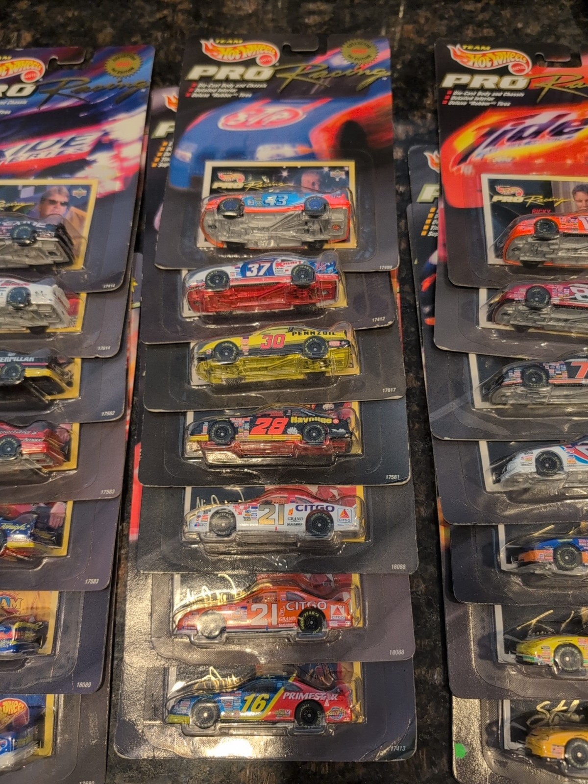 Hot Wheels21Pro Racing 4,5,5,6,7,8,10,16,21,21,28, 30,37,43,44,91,94,94,96,98,99