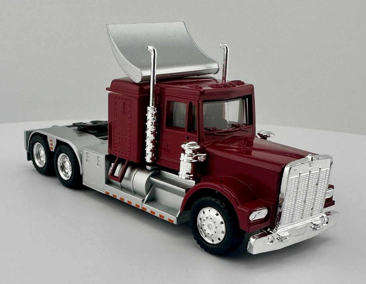 HO 1:87 Promotex 25244 Kenworth W900 w/Aero SC tractor – MAROON