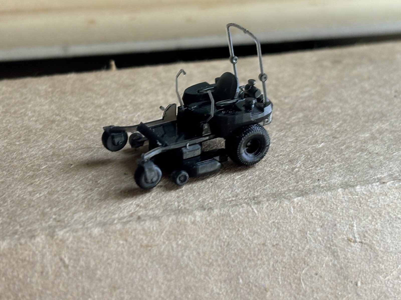 1/64 Scale 3D Printed Zero Turn Lawn Mower For Farm Diecast Diorama Greenlight