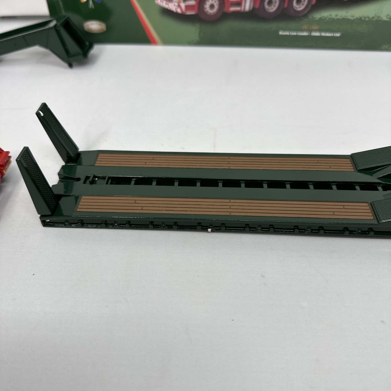 CORGI CLASSICS EDDIE STOBART SCANIA 4 SERIES LOW LOADER TRUCK MODEL CC12203 1:50