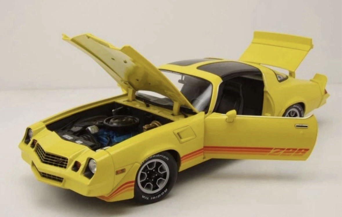 1980 Chevrolet Camaro Z/28 Bright Yellow Greenlight Diecast 1/18 Us Seller !