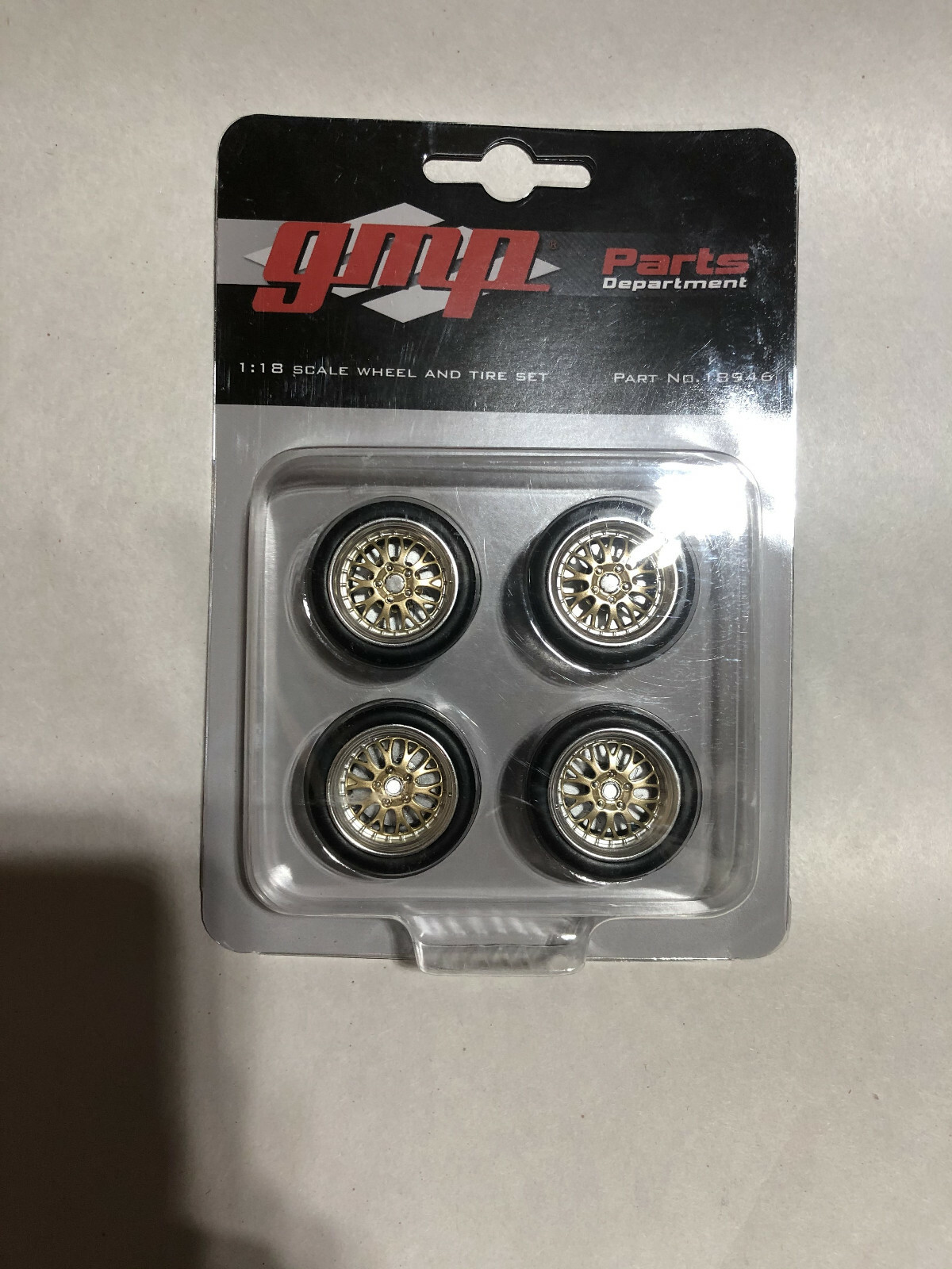 Wheel and tire set 1:18 18946 gmp