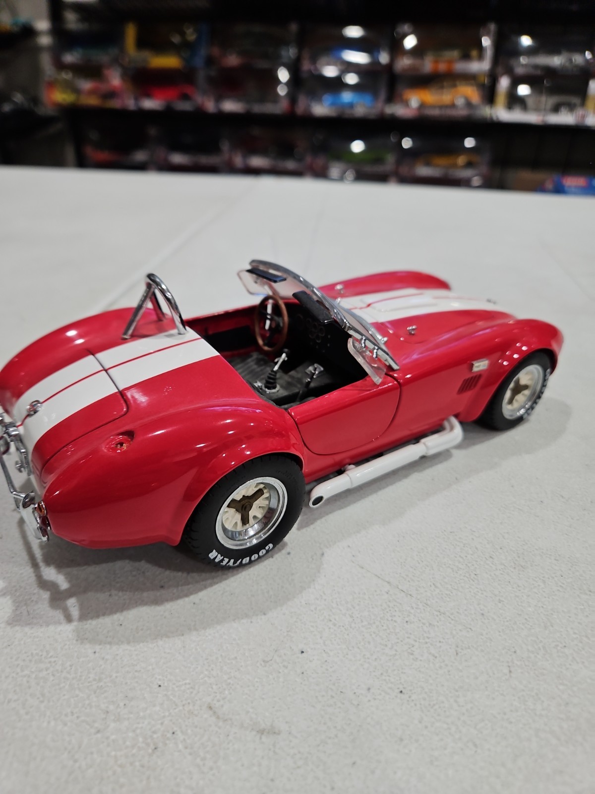 1:18 KYOSHO COBRA 427 RED ON BLACK [NO BOX] AS IS – Missing Gas Cap 🇺🇸 SHIPPED