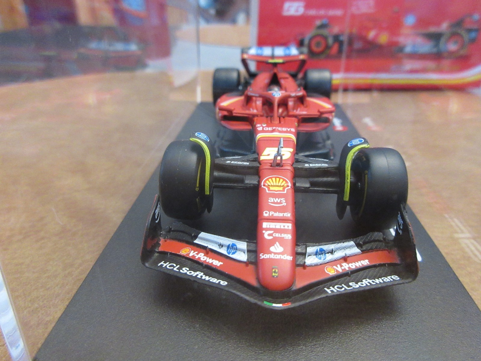 1:43 Bburago Premium F1 SF-24 Carlos Sainz 55 Ferrari Shell Formula 1 Racing Car