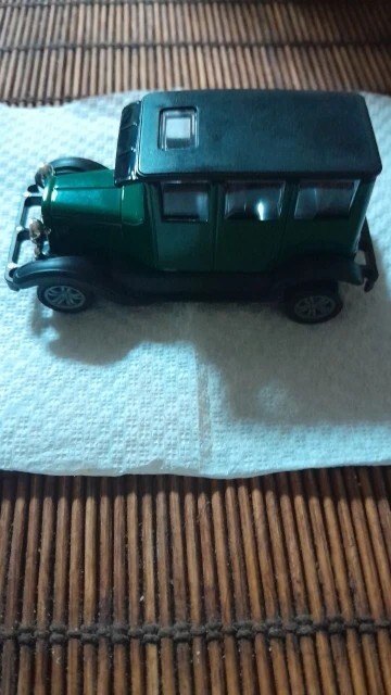 1:43 Diecast Ford A 1930 Model Vintage Pull Back Car Miniature Classic Gift