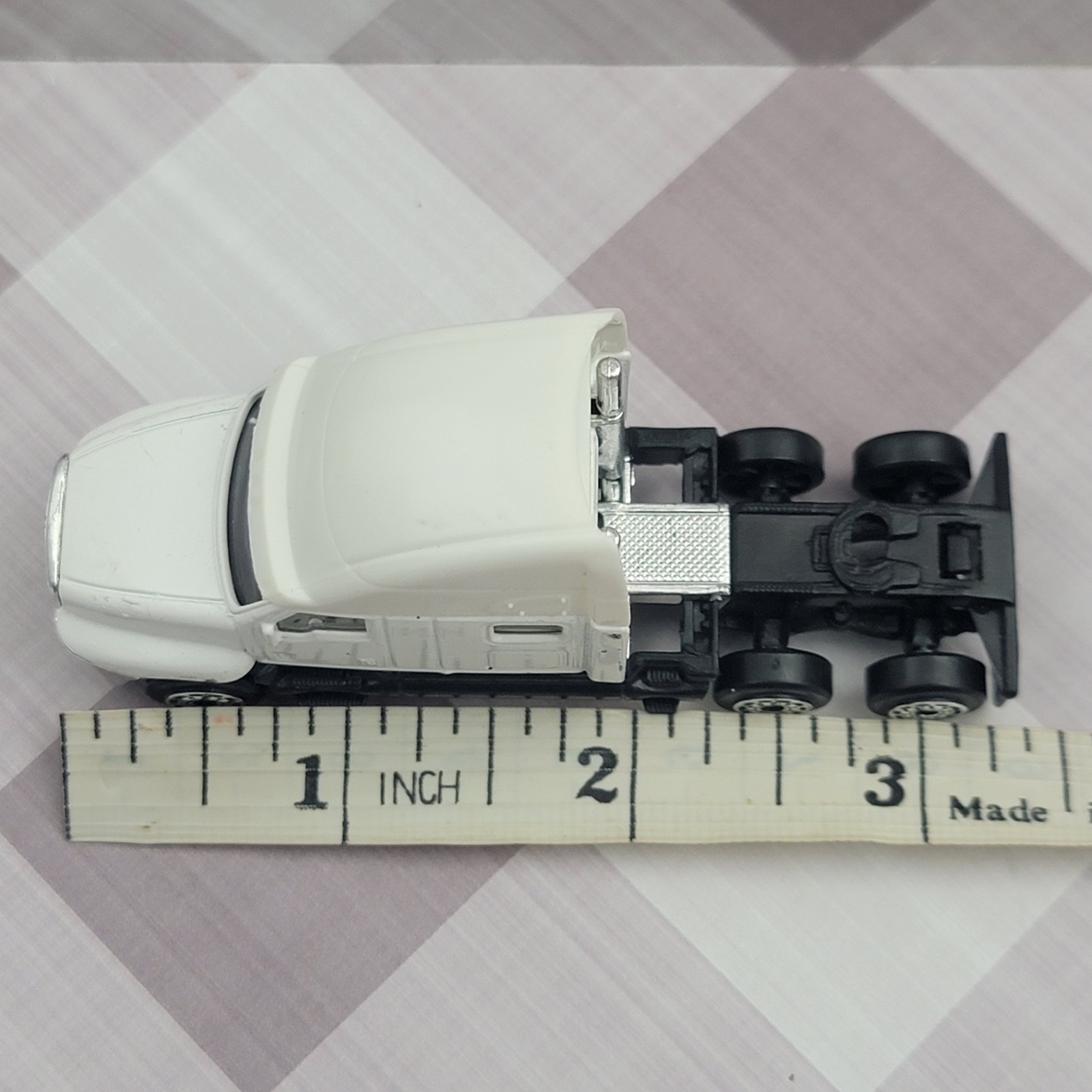 Boley Fleet White Kenworth Semi Truck Tractor Power Unit Bobtailing Sleeper Cab