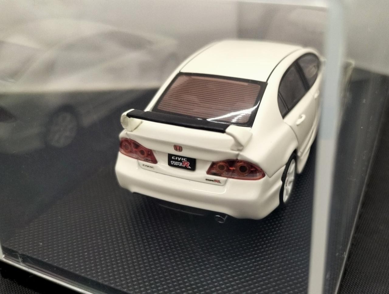 EBBRO HONDA CIVIC TYPE R FD2 WHITE 559332