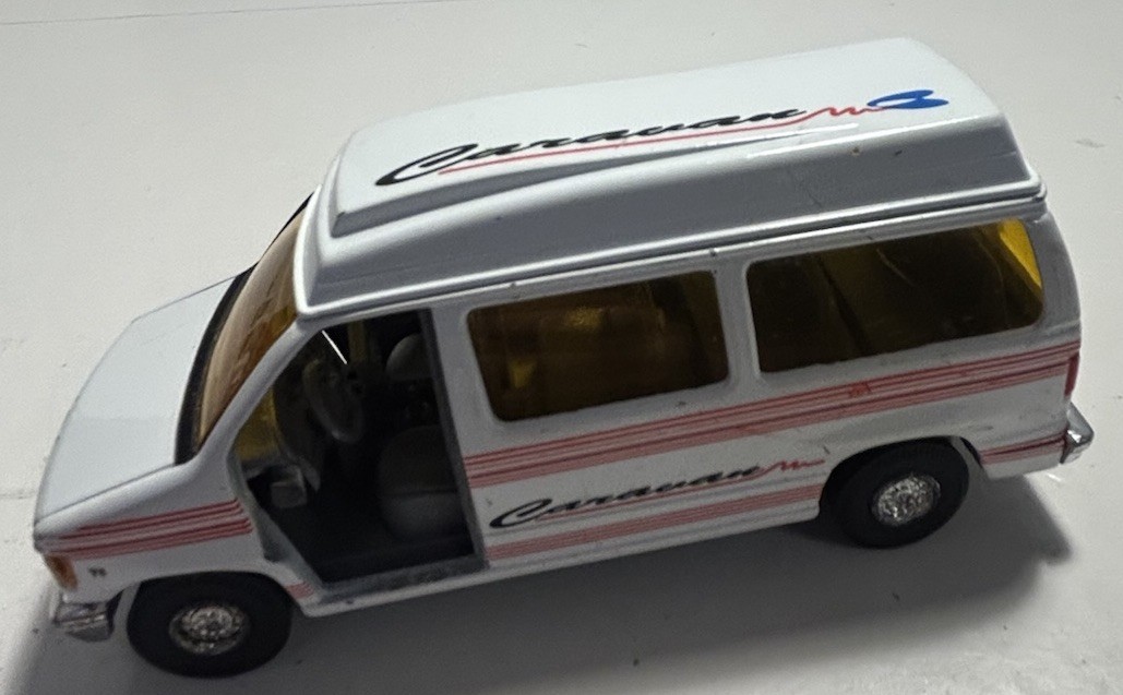 Tin Toys NEW Ford Econoline Van E-350 V8 Caravan 1:43 Diecast White