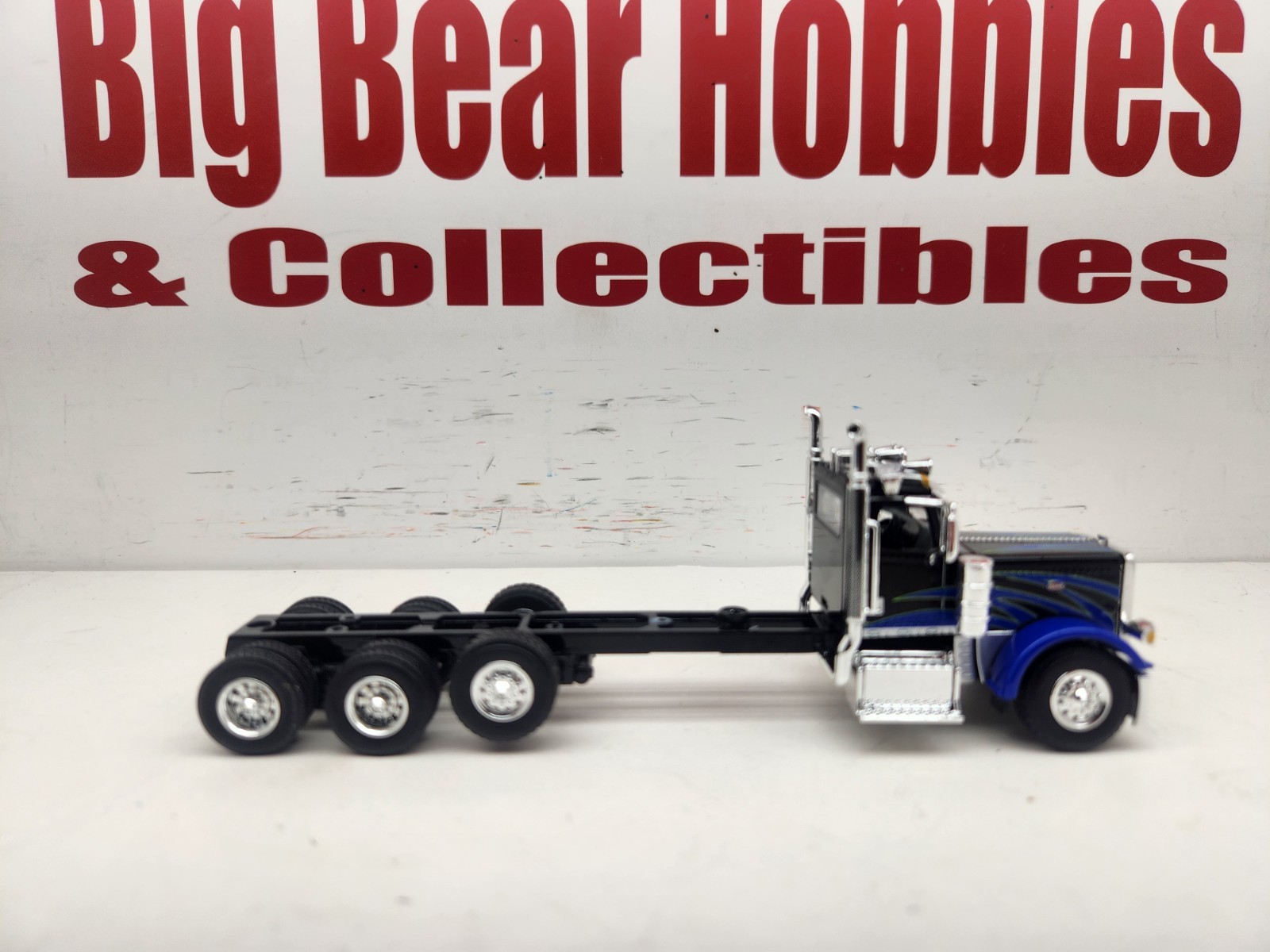 1/64 DCP/FG Black,Blue,Green 389 Day Cab Heavy Haul Chassis For Custom Builds