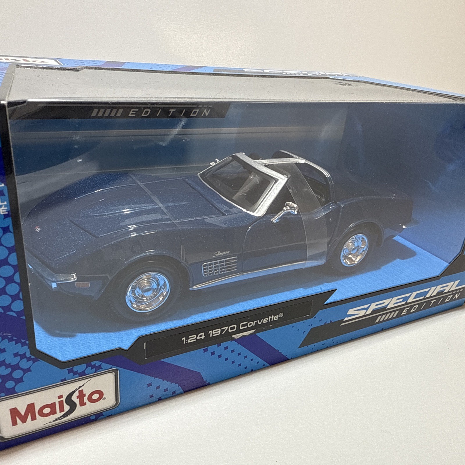 1970 CHEVROLET CORVETTE CONVERTIBLE BLUE 1/24 DIECAST MODEL CAR BY MAISTO 31202