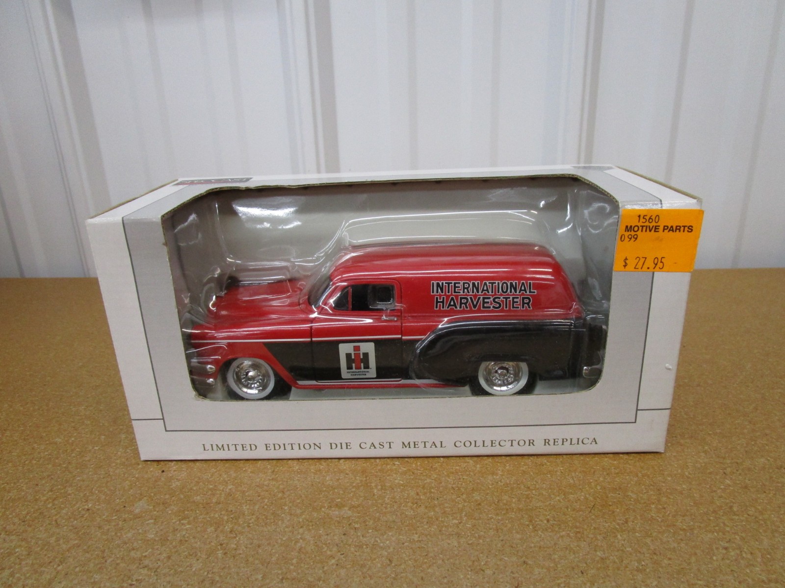 1954 Chevrolet Panel wagon SPECCAST 1/24 IH International car diecast box Z