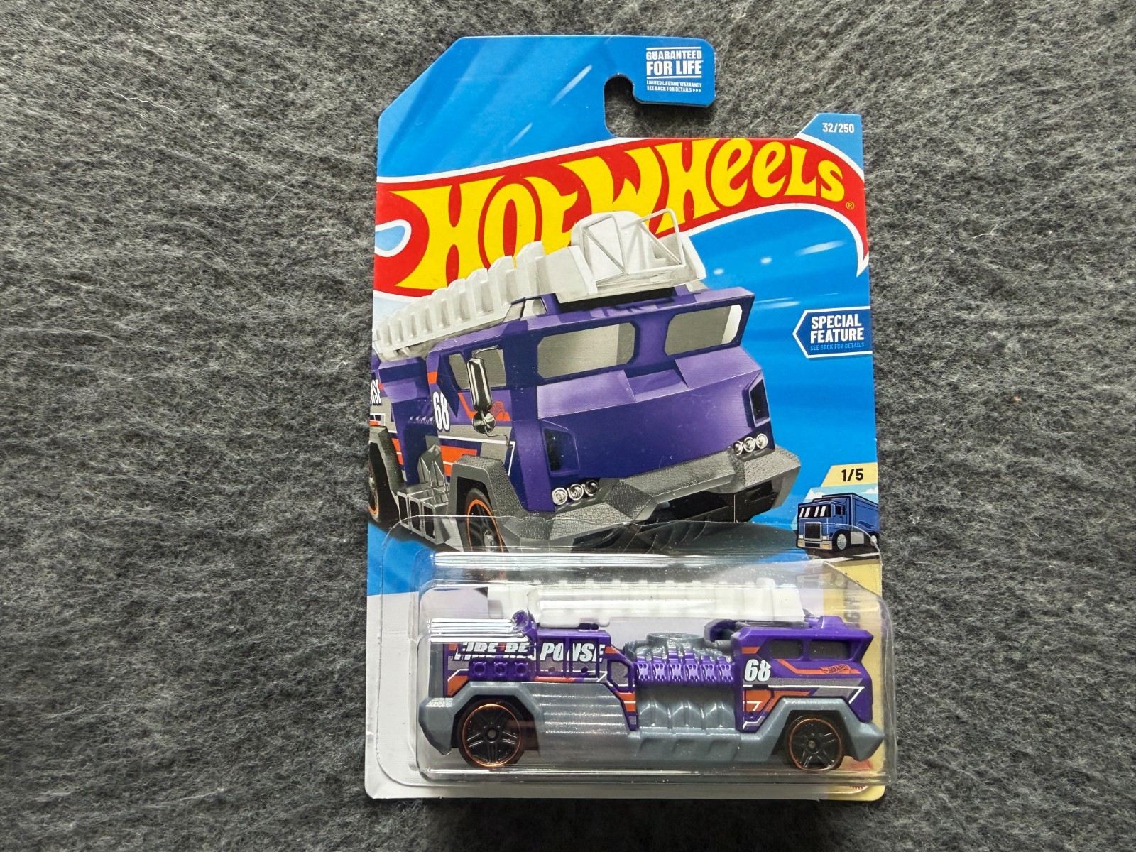 5 Alarm HW Heavyweights Hot Wheels Fire Truck