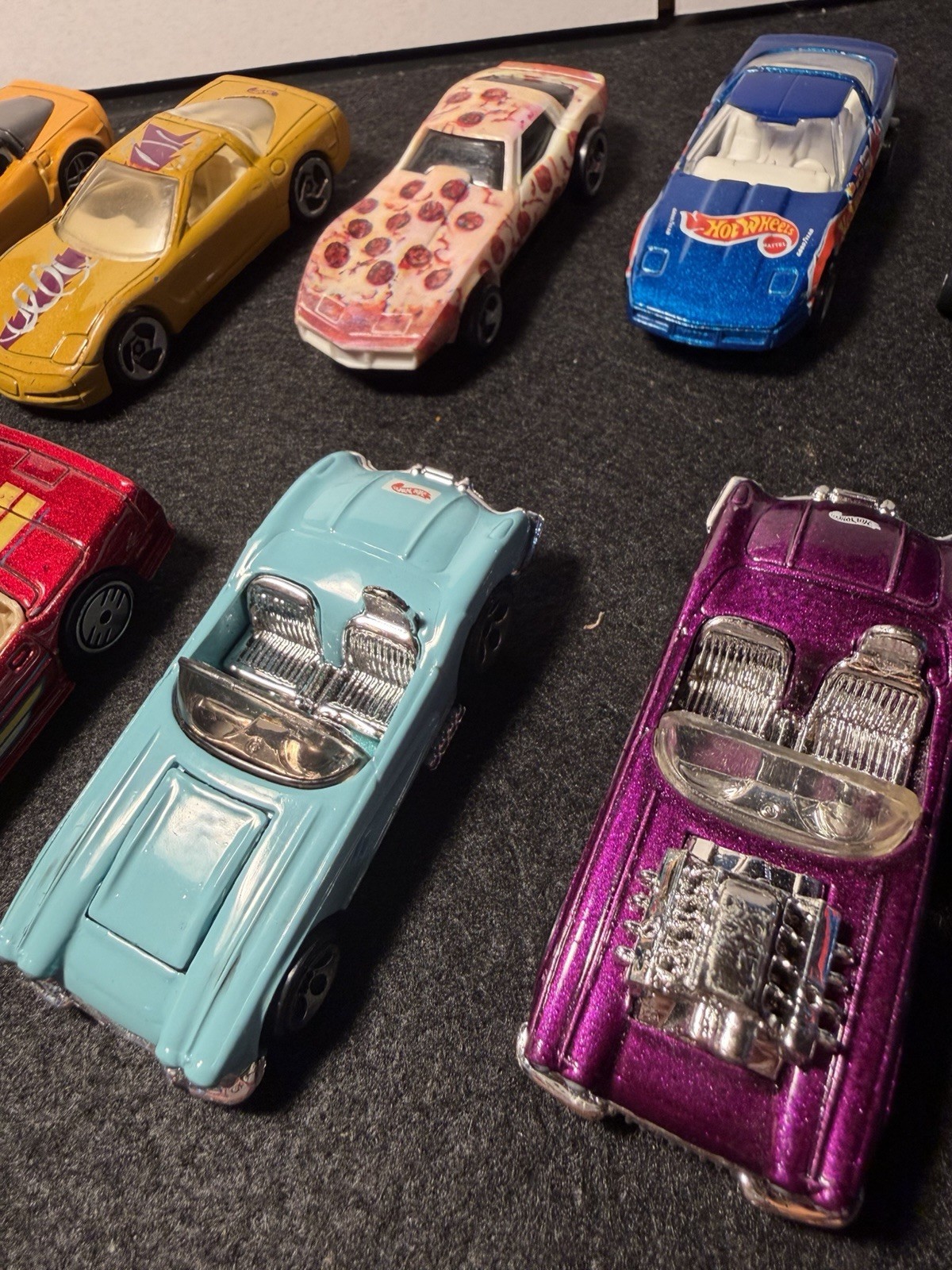 Hot Wheels LOT of 11 Corvette cars loose-all diff see photos please