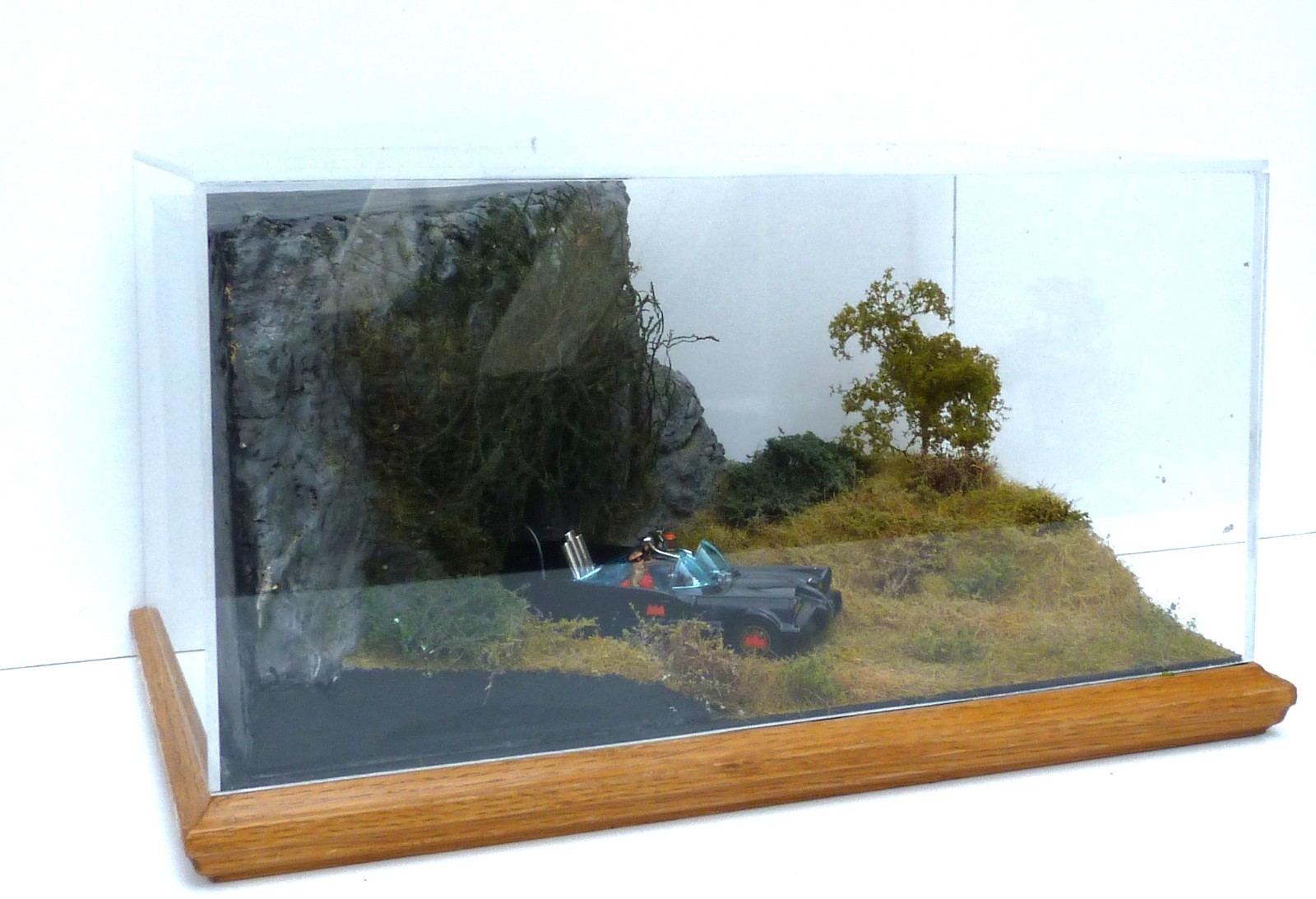 Batman Batcave Exit 1:43 diorama with Corgi Batmobile