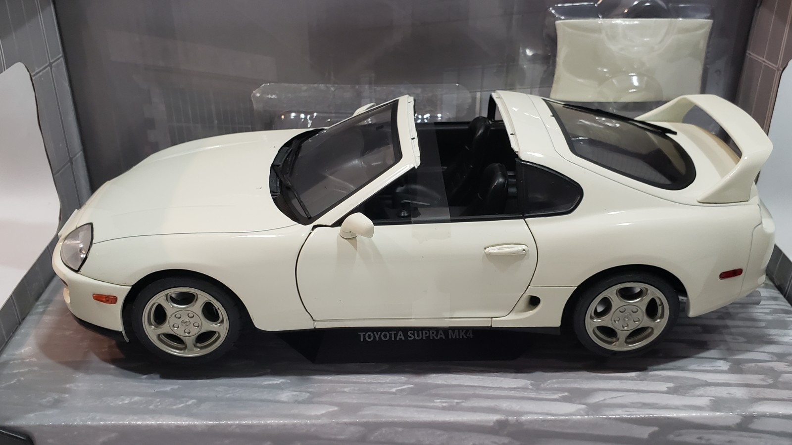 1/18 JDM Toyota Supra Targa MK4 1993 MKIV RH Drive Removable Top NEW S1807602