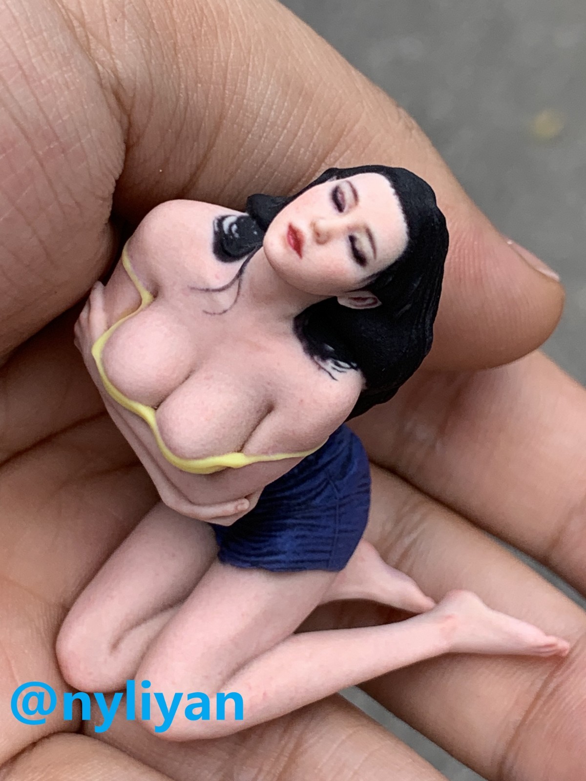 1/12 1/16 1/18 Miniature Sexy Thinking Beauty Girl Scene Props Figure For Cars