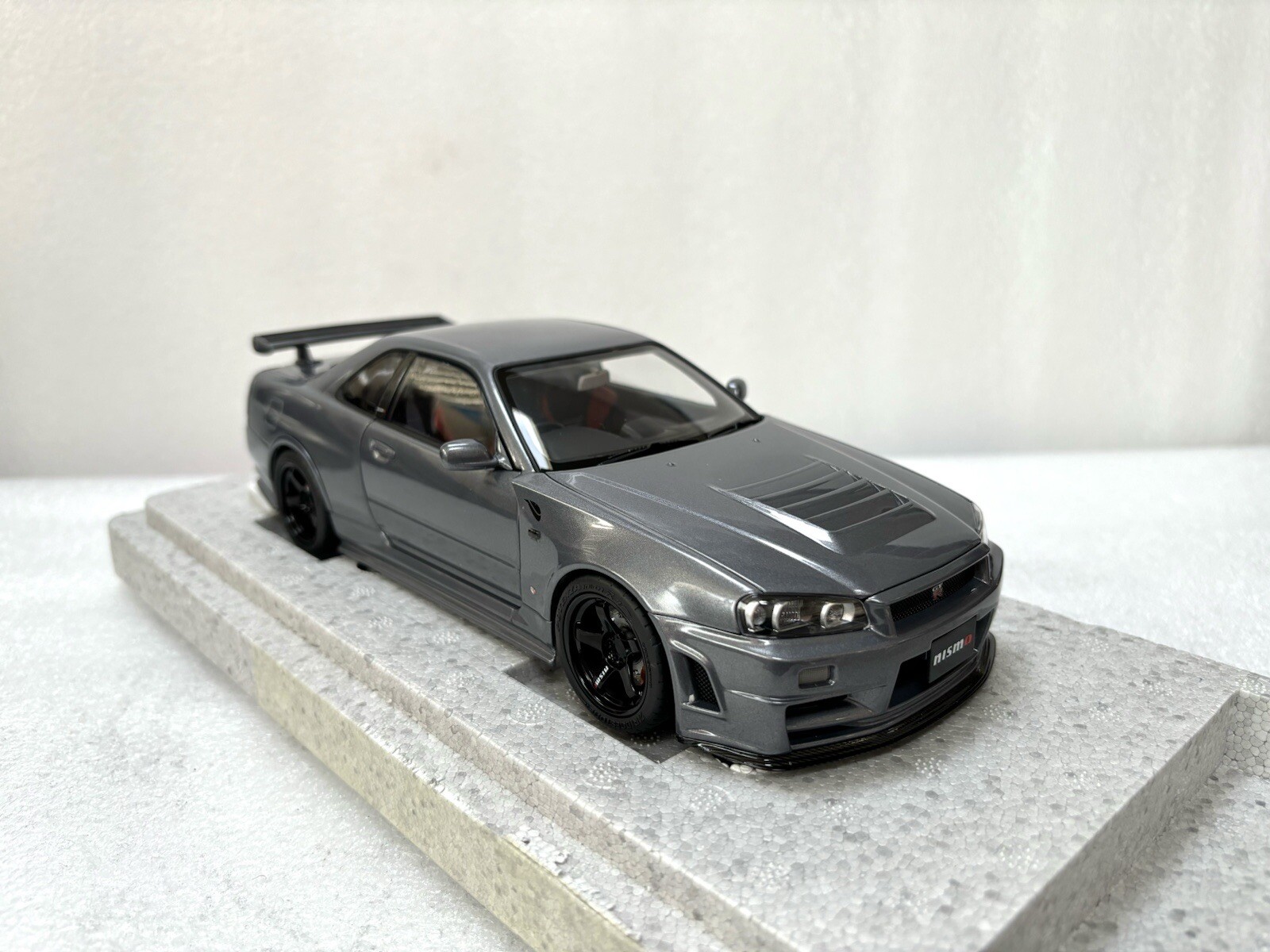 1/18 MotorHelix Nissan Skyline R34 GT-R Nismo Z-tune Gun Metallic Gray Diecast