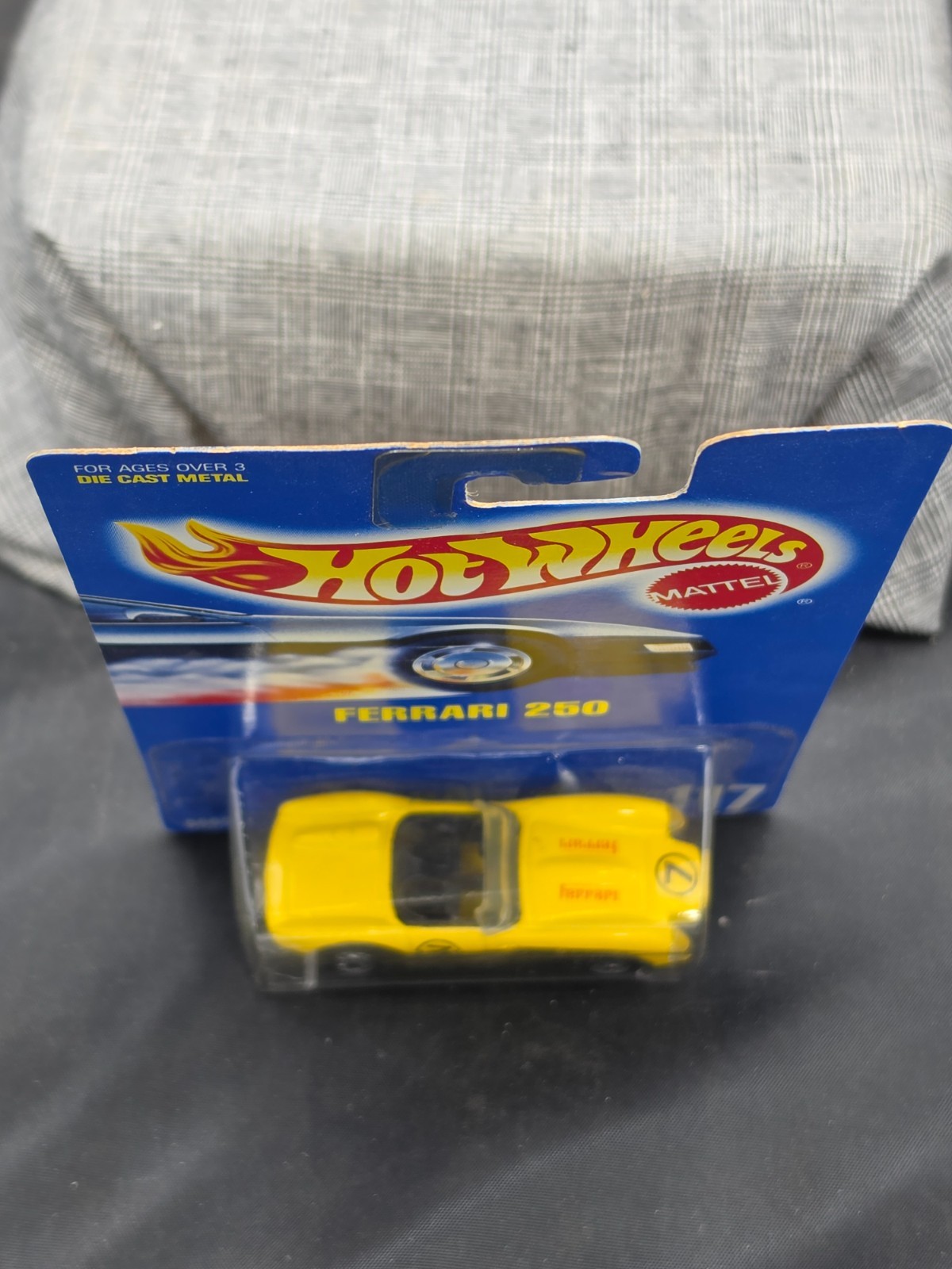 1991 Hot Wheels Blue Card – #117 FERRARI 250 Yellow -(84)