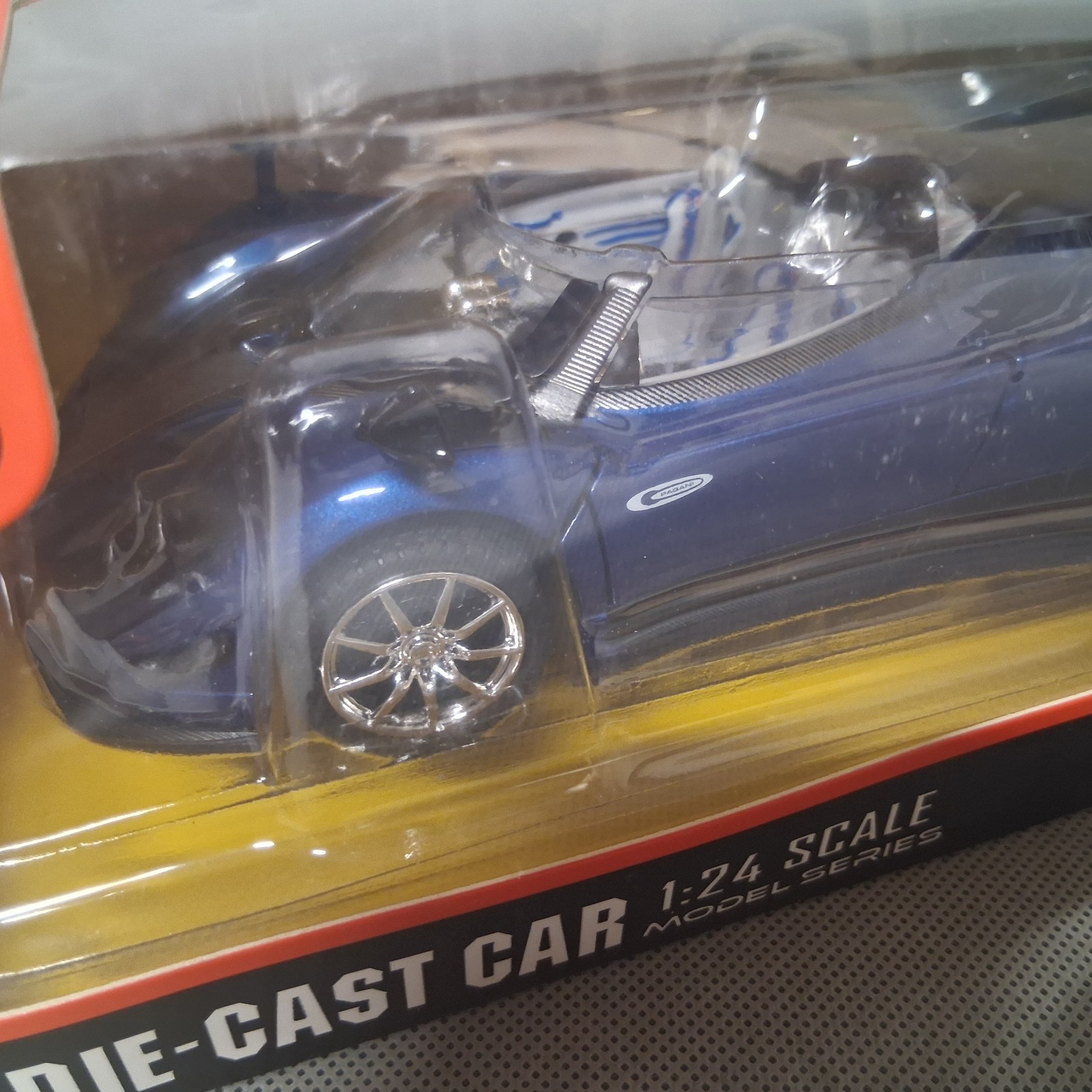 Newao Pagani Huayra Roadster Die Cast Blue 1:24 Scale Model Car New In Box