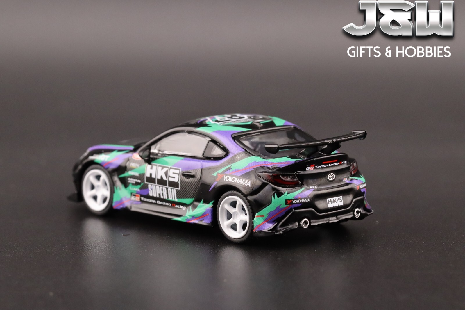 Tarmac Works Toyota GR86 Black HKS Global64 1/64
